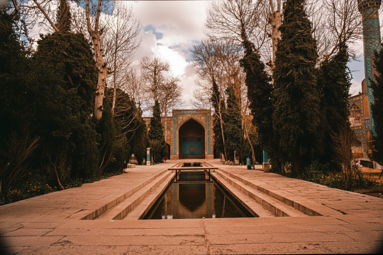 Isfahan  Chahar Bagh School 7.png