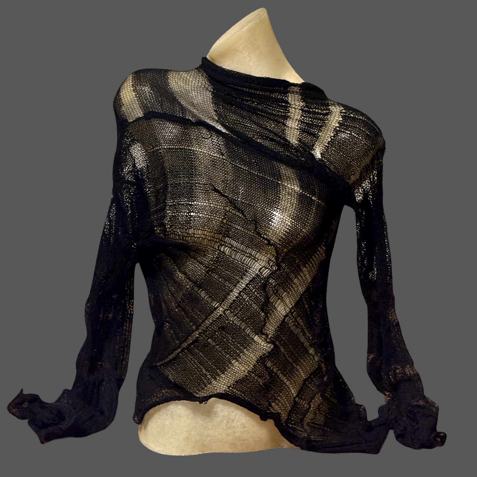 Arera long-sleeved asymmetric top