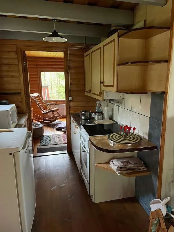 Mökin keittiö ennen...