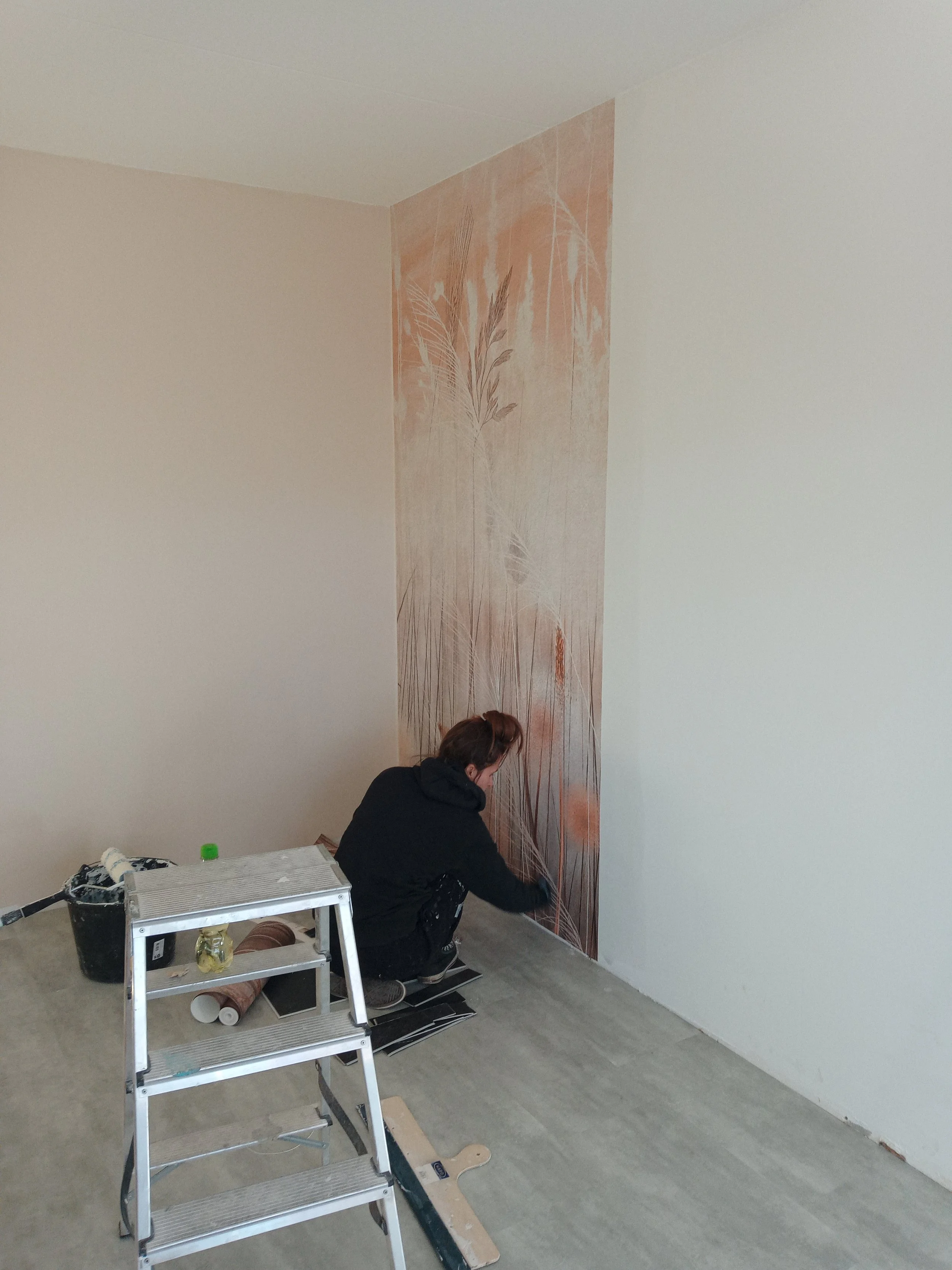 Tähän kohteeseen asennettiin myös tyylikäs valokuvatapetti.