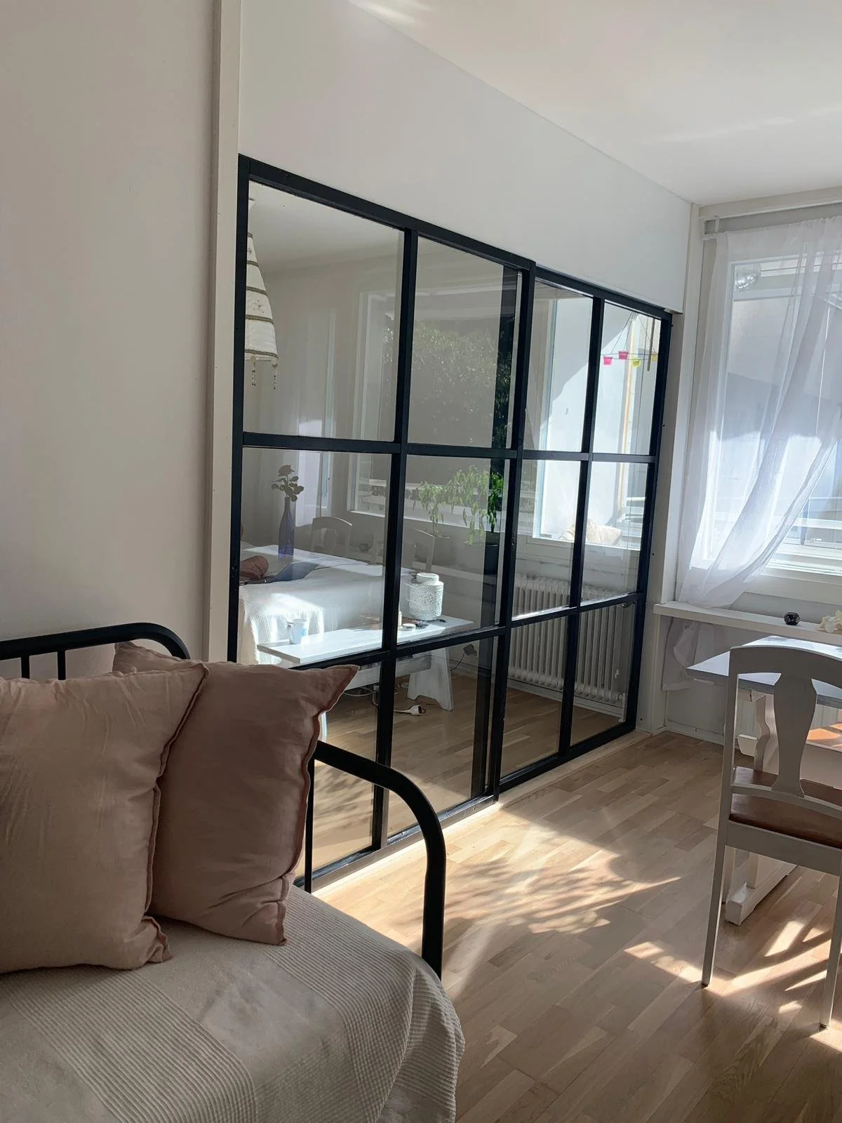 Liukuovet tilanjakajana ovat oivallinen vaihtoehto jos etsit uutta ja tyylikästä piristystä kotiisi.