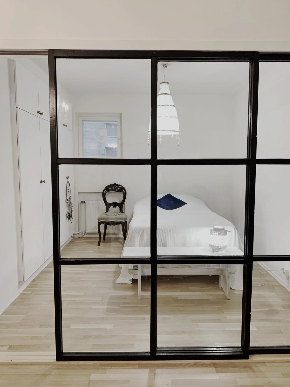 Huolellisilla pohjatöillä ja tarkalla asennustyöllä tämäkin onnistui.