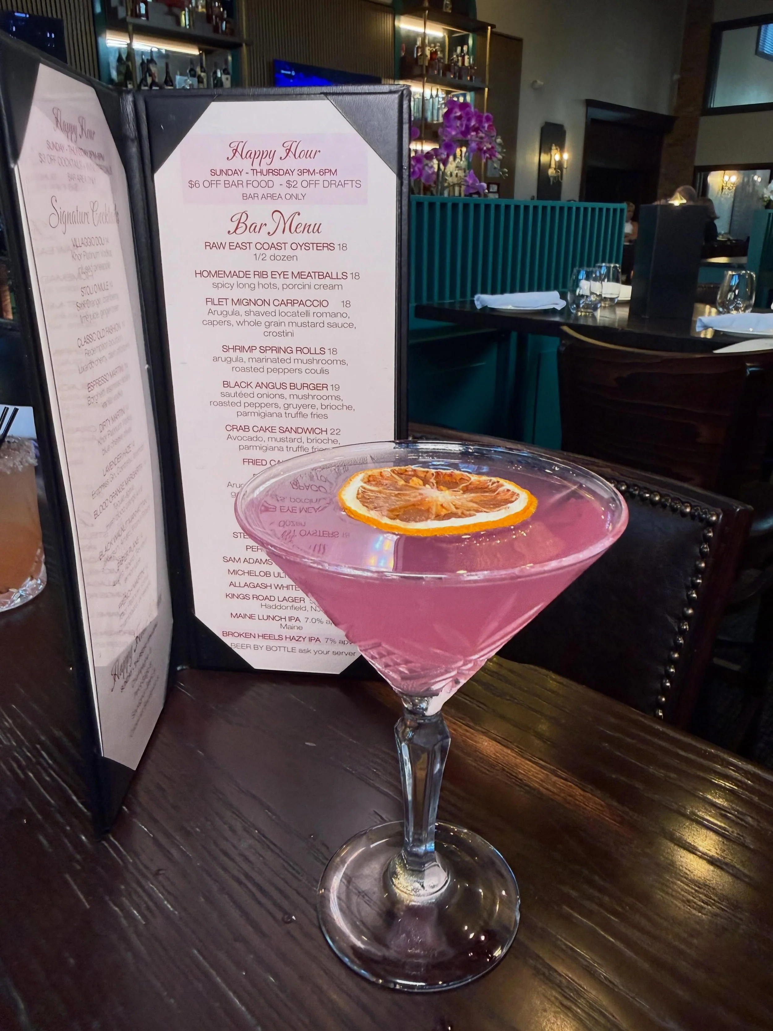 Cocktail Hour Spotlight: Peach Cosmopolitan!🍑🍸