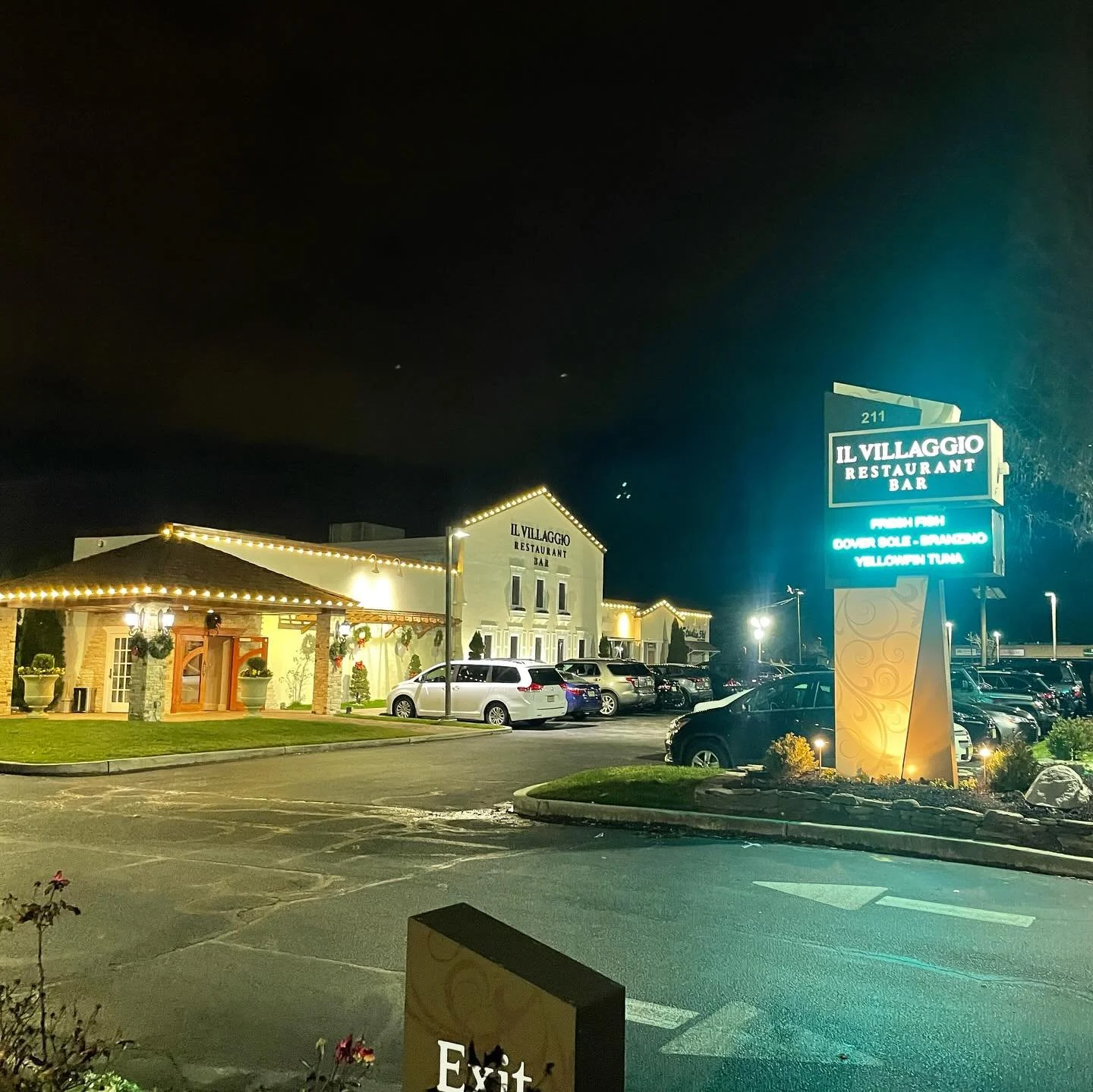 Il Villaggio Front Parking Lot View