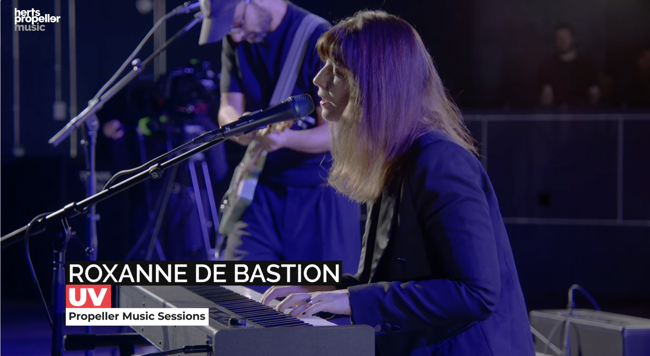 Roxanne de Bastion - UV