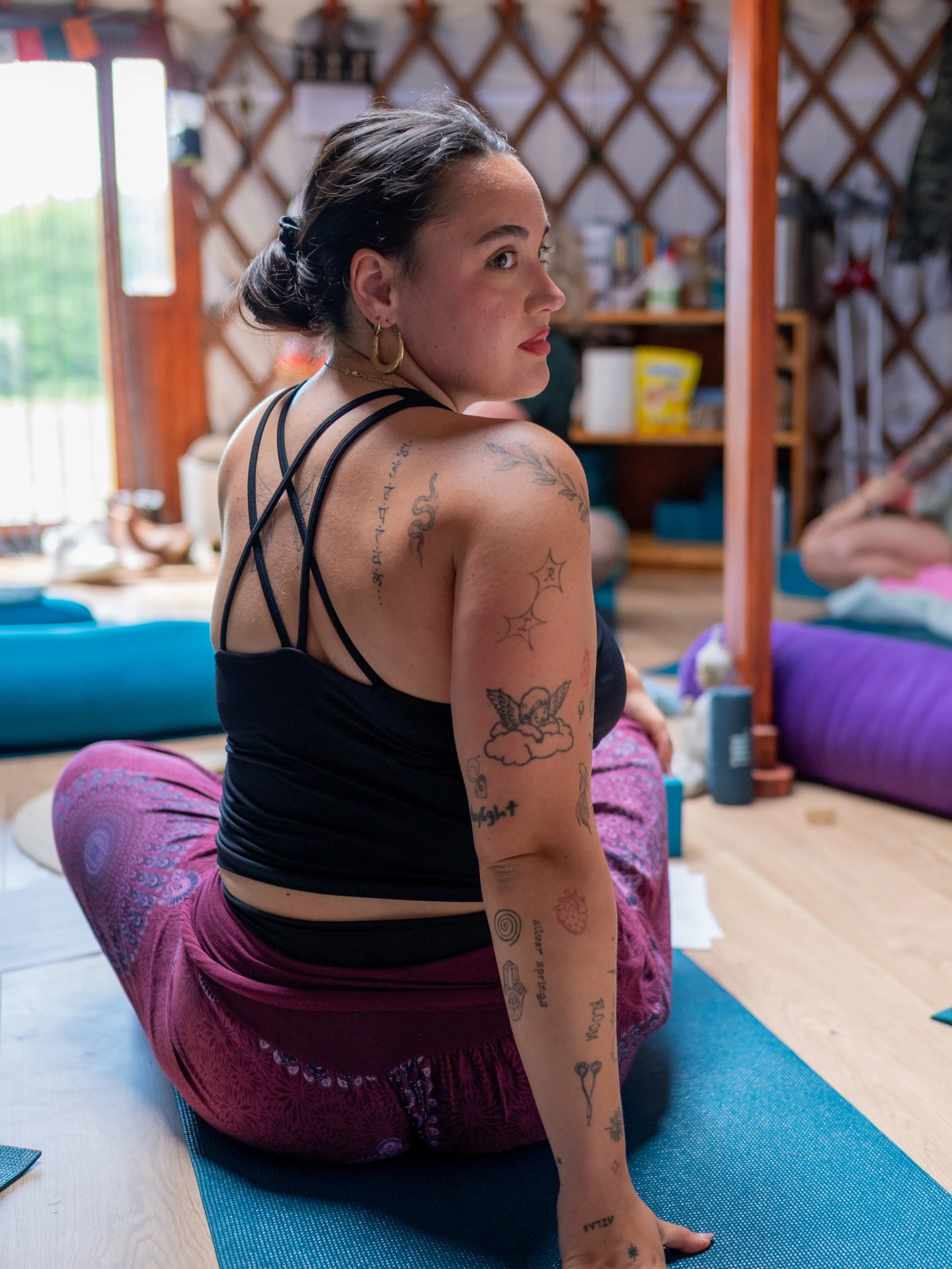 Join me for a nourishing, centring and restorative yoga flow on Thursday evenings, at the Holistic Haven in Hellingly. 
A beautiful location, time to slow and be with yourself and movement at your own pace&hellip; 🌿🧘🏻&zwj;♀️🌀

#yogasussex #wellbe