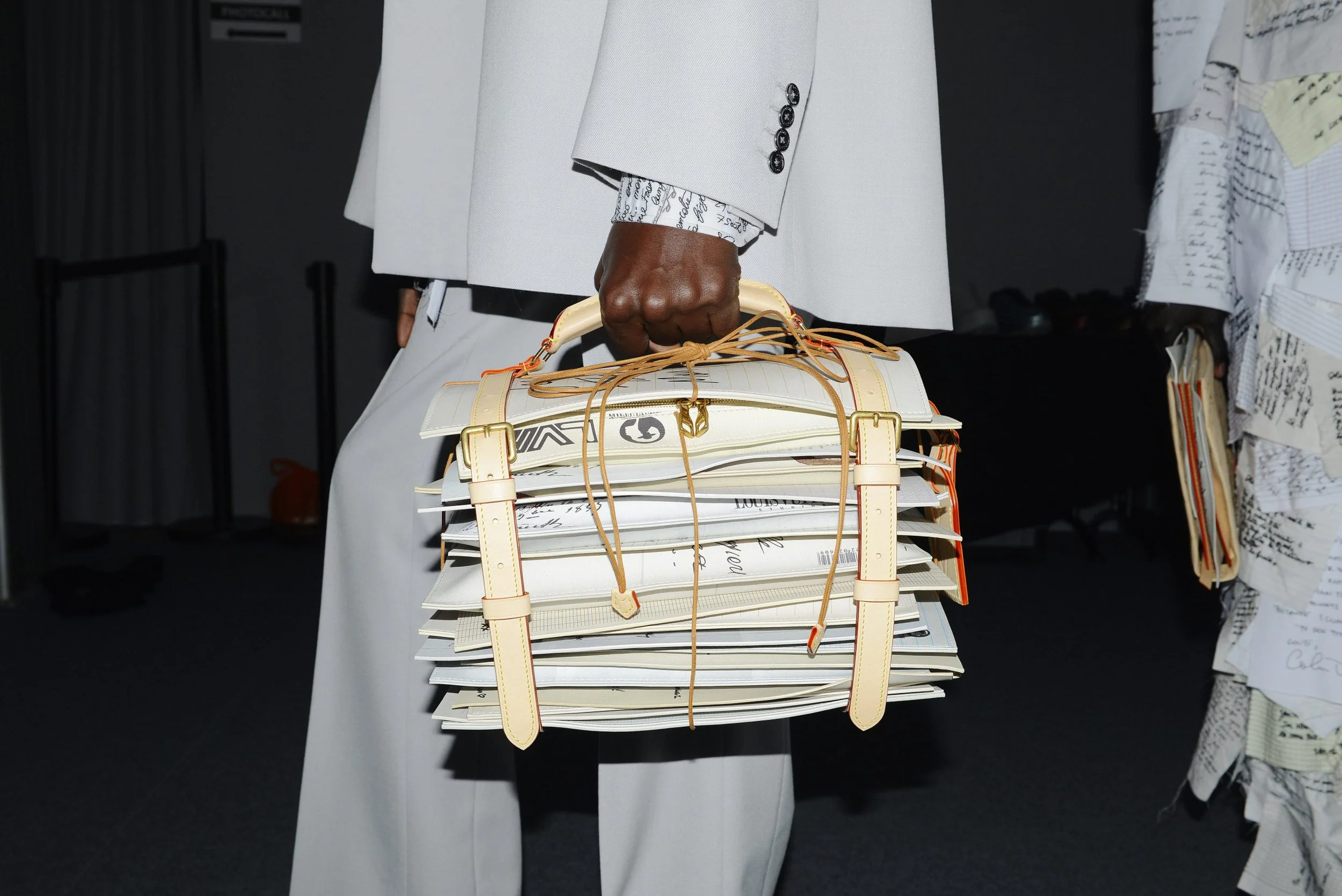 Louis Vuitton AH23 x Colm Dillane - la maison des âges