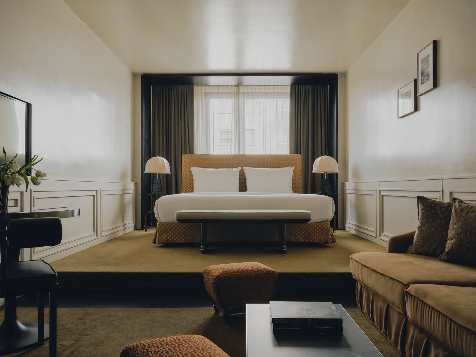 Chambre de The Dean Munich entre velours, chrome et inspiration new wave