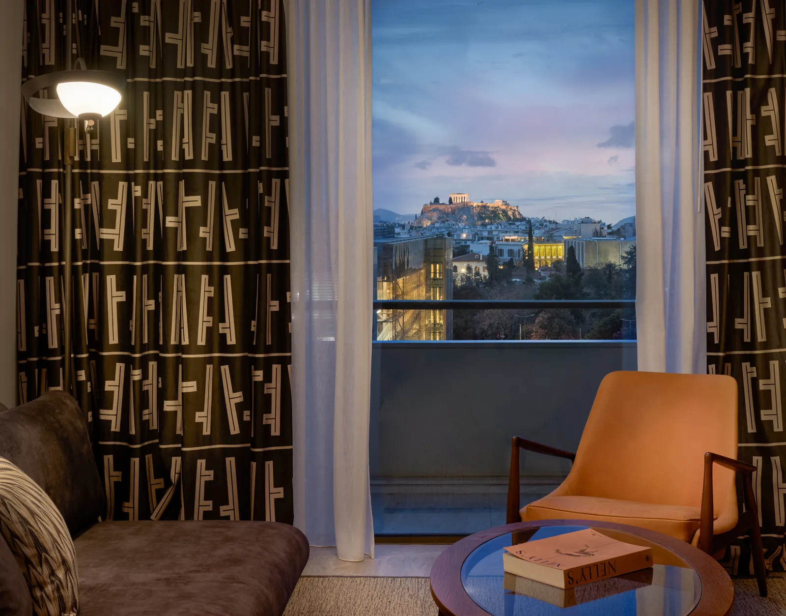 Chambre du Conrad Athens avec vue sur la ville