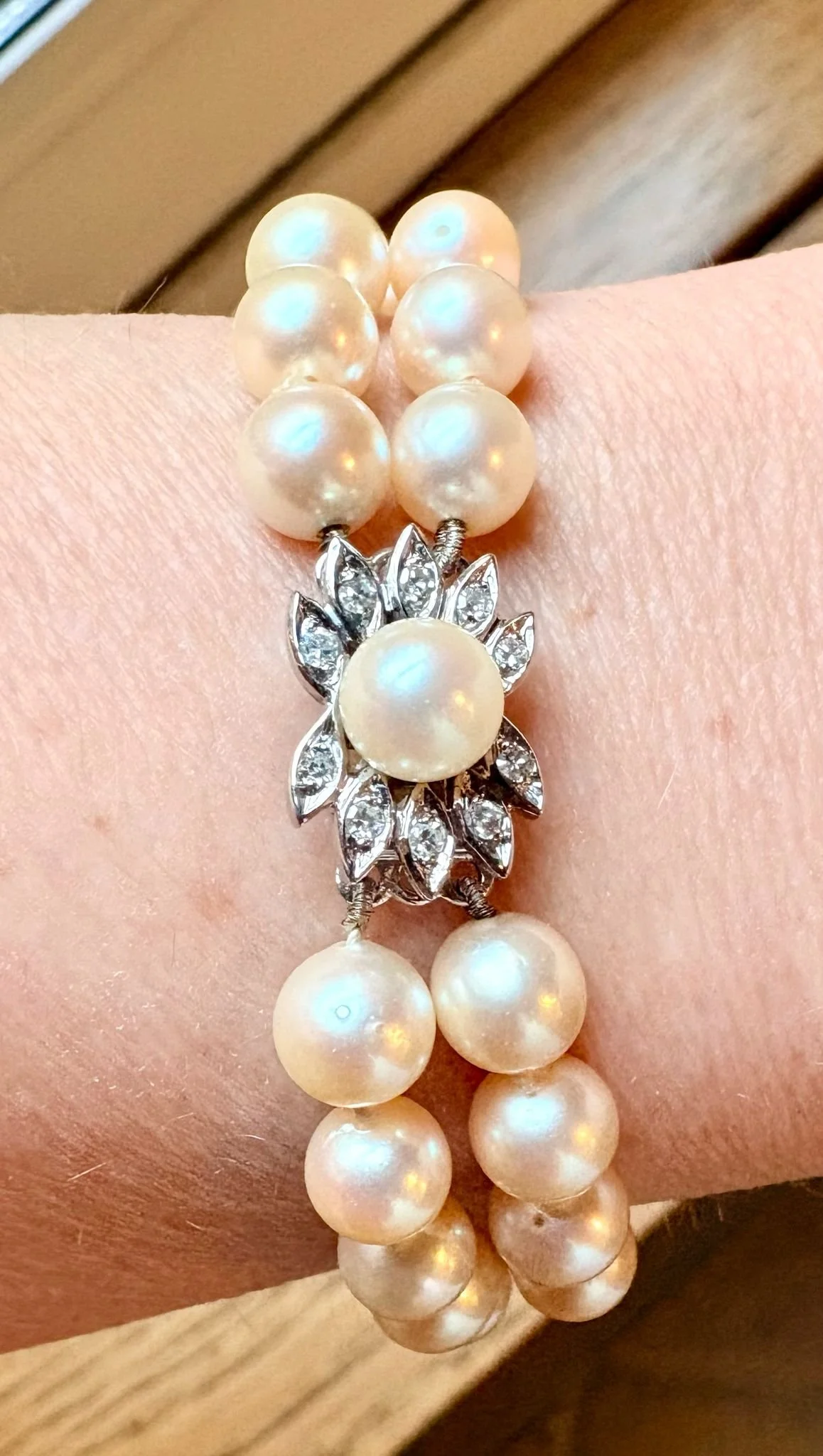 bracelet pearls.jpeg