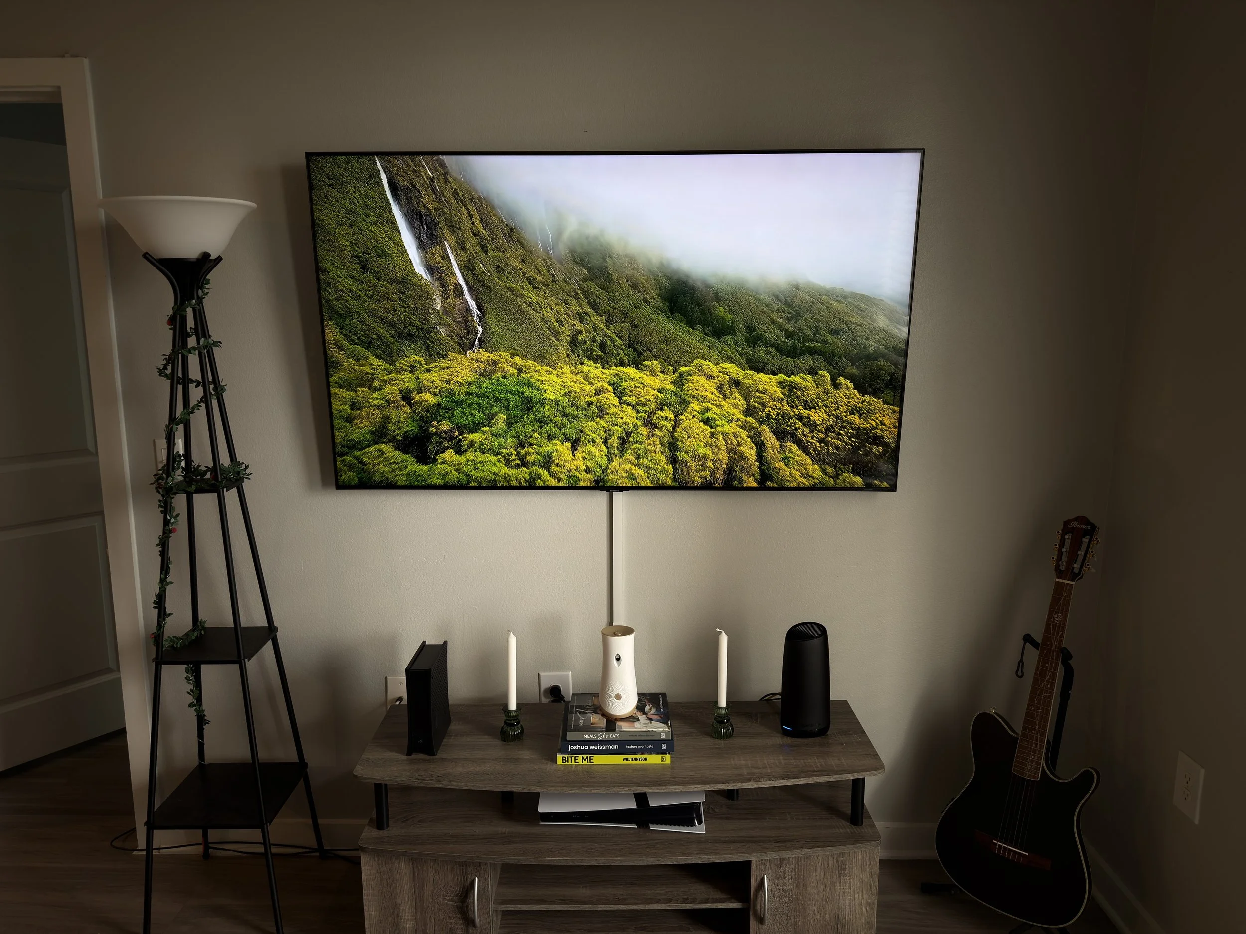 Hanging TV with hidden cord