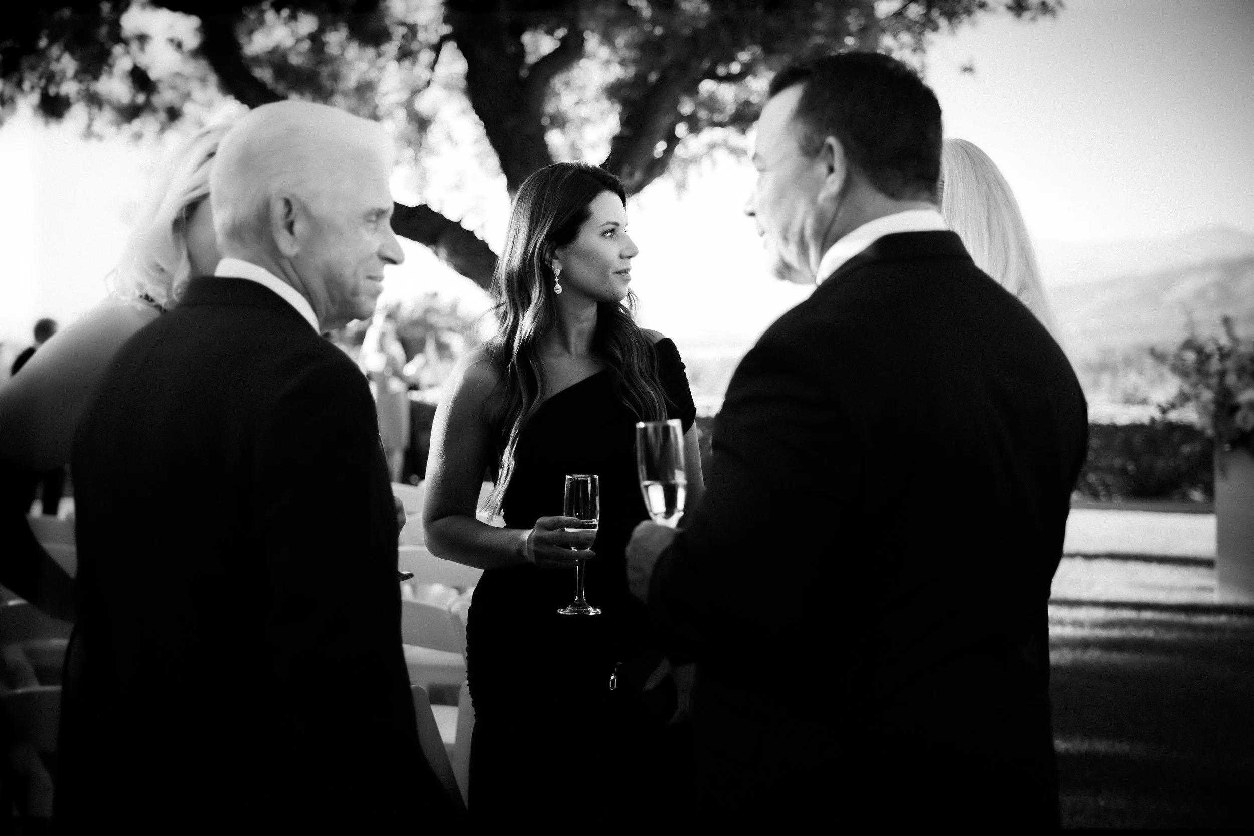 Candid Phtography of Wedding Guests during Cocktail hour
