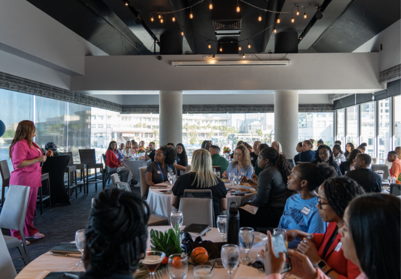 Networking Brunch with Latinx en Athletics
