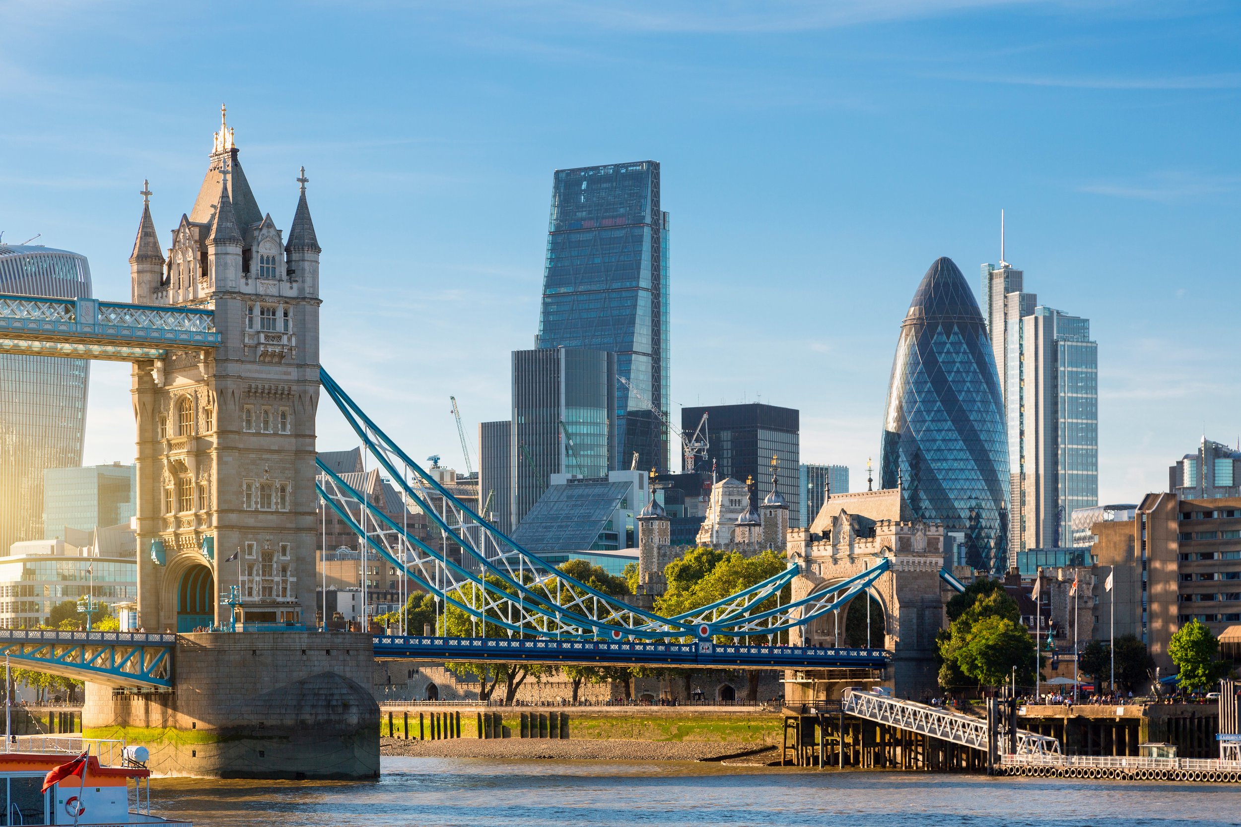 Tower Bridge and City of London skyline — representing the UK’s financial and risk environment for digital‑economy businesses