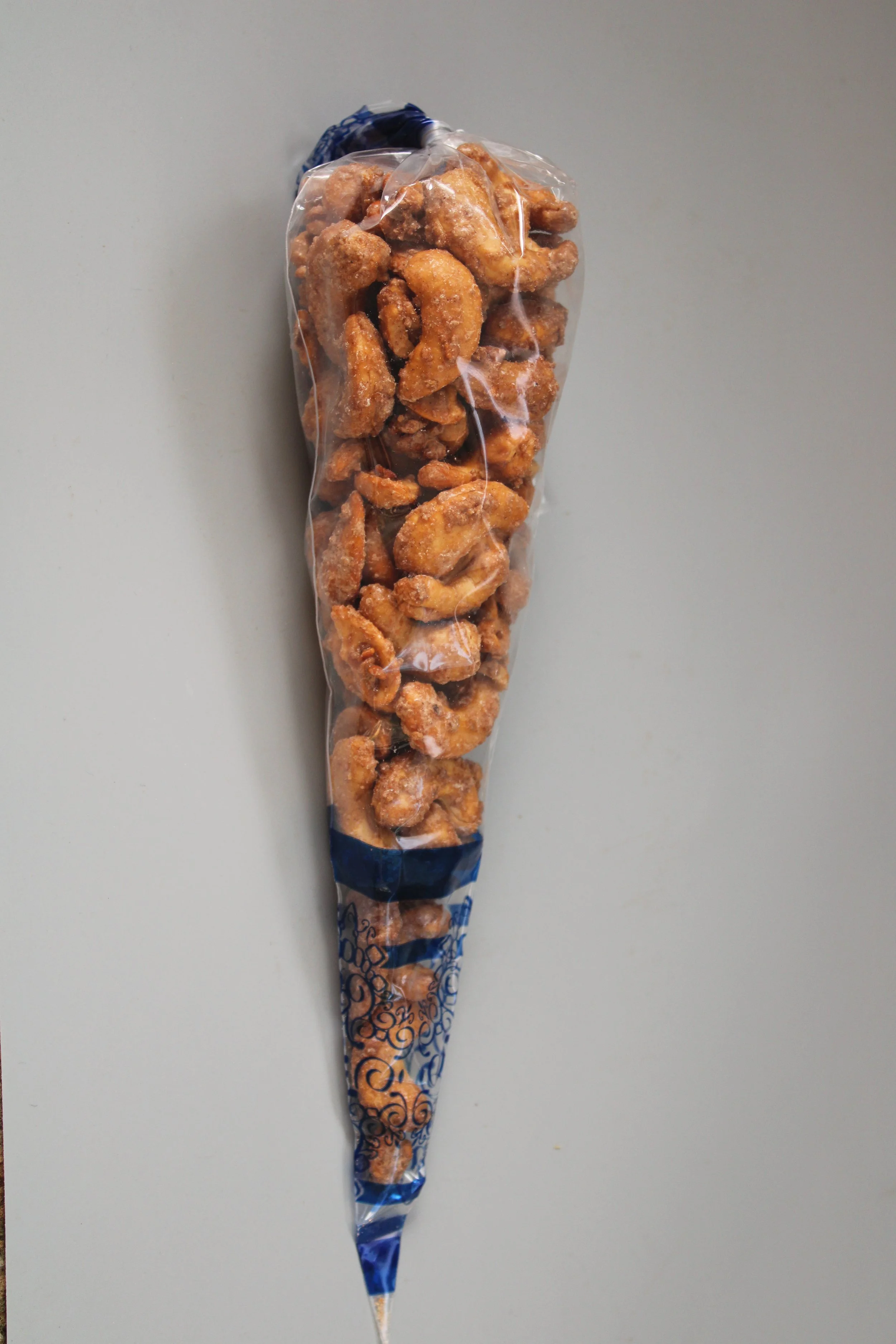 MEDIUM CINNAMON ROASTED CASHEWS