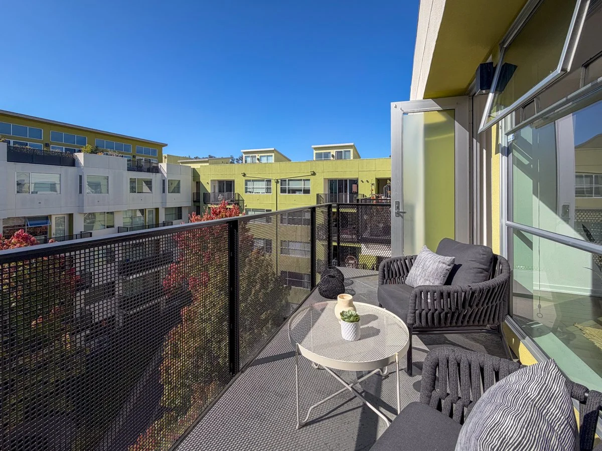 Balcony with view to north court at Esprit.