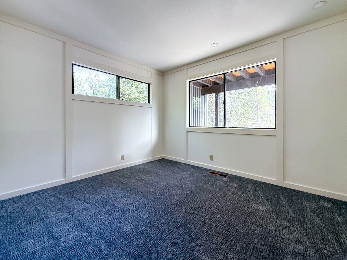 Second bedroom with new carpet. 