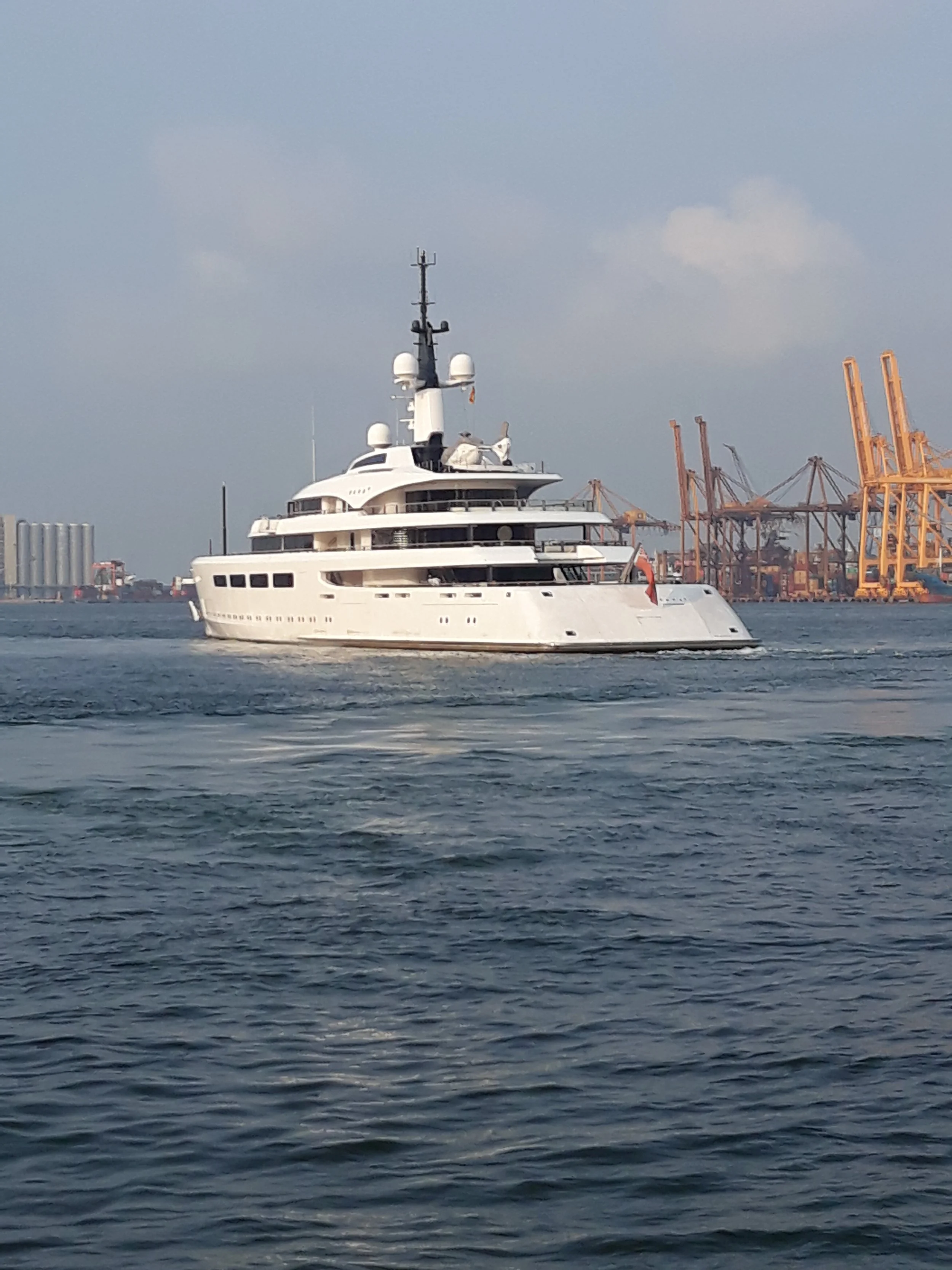 M Y Vava II - Sailing out of Colombo.jpg