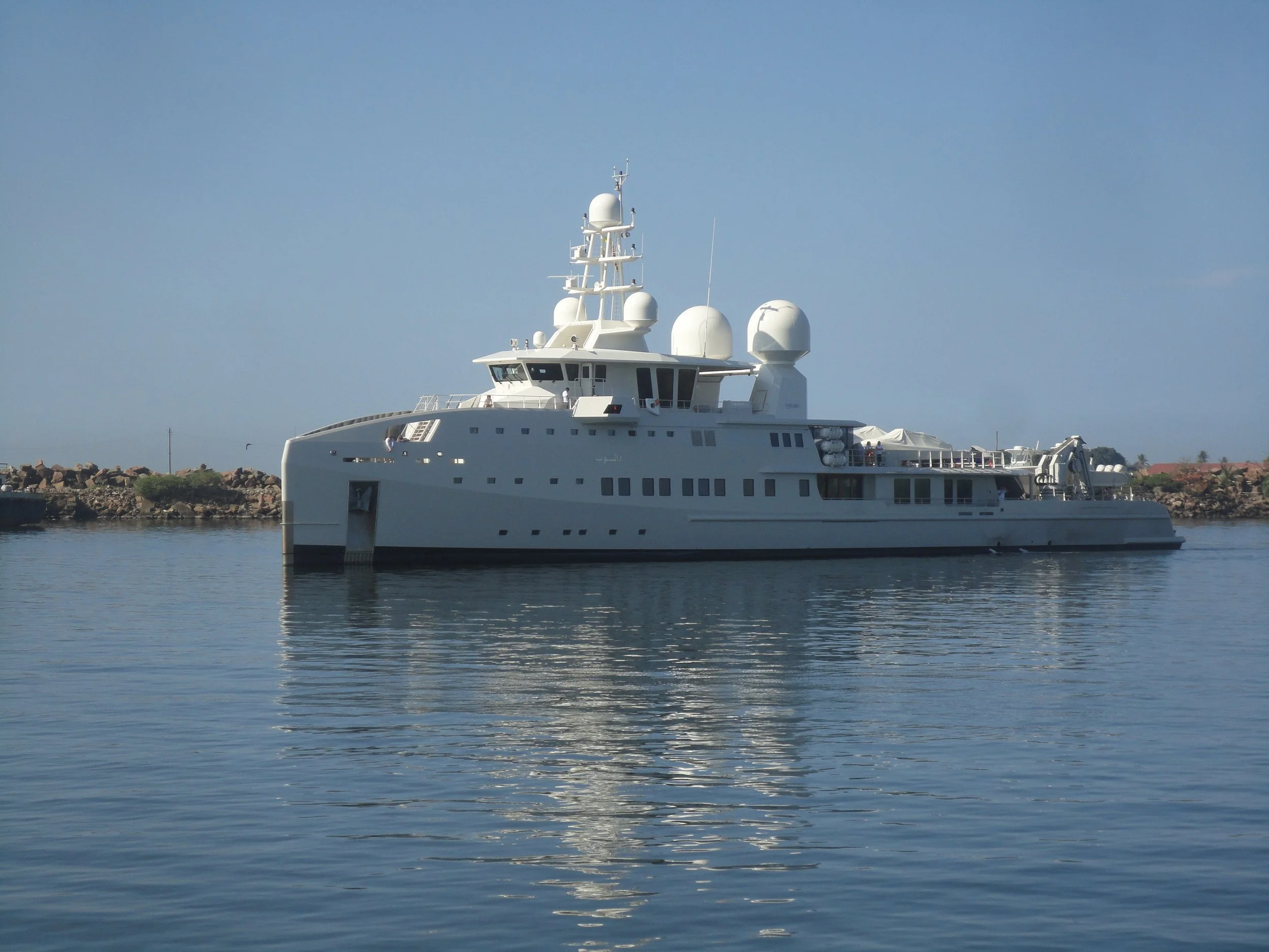 MY Daloob Entering Galle Port 1.JPG