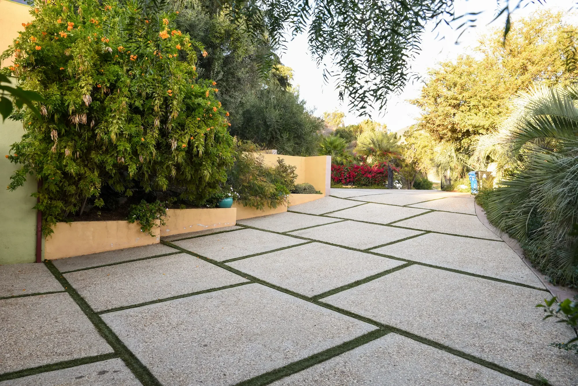 xohh-events-driveway-garage-landing.webp