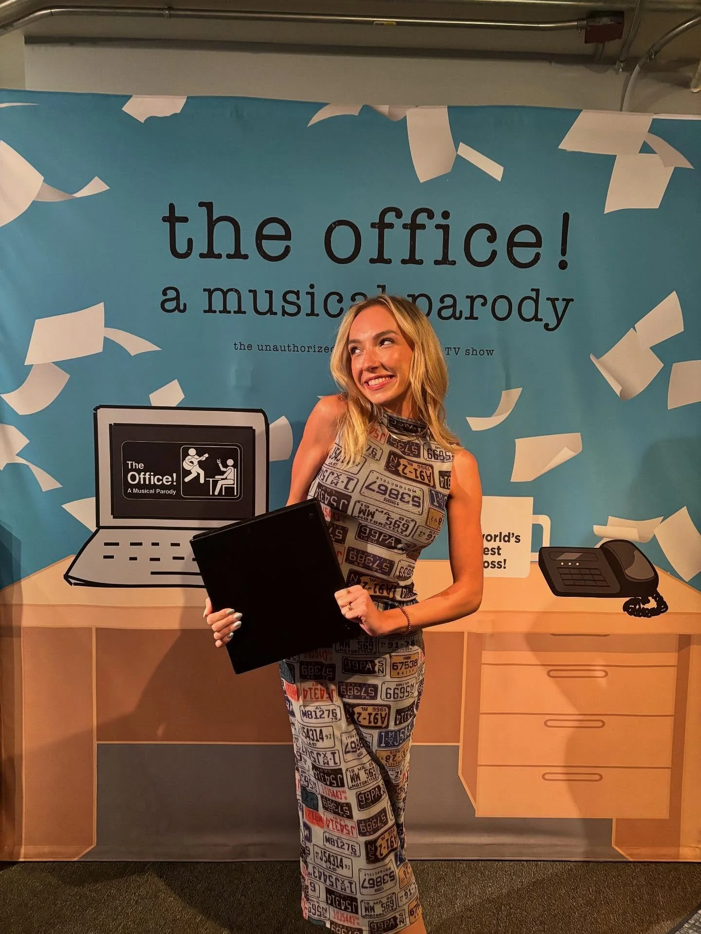 Office appreciation post🌹🙏🏼 I love you guys. Break a leg tonight @kayla___moore 😚