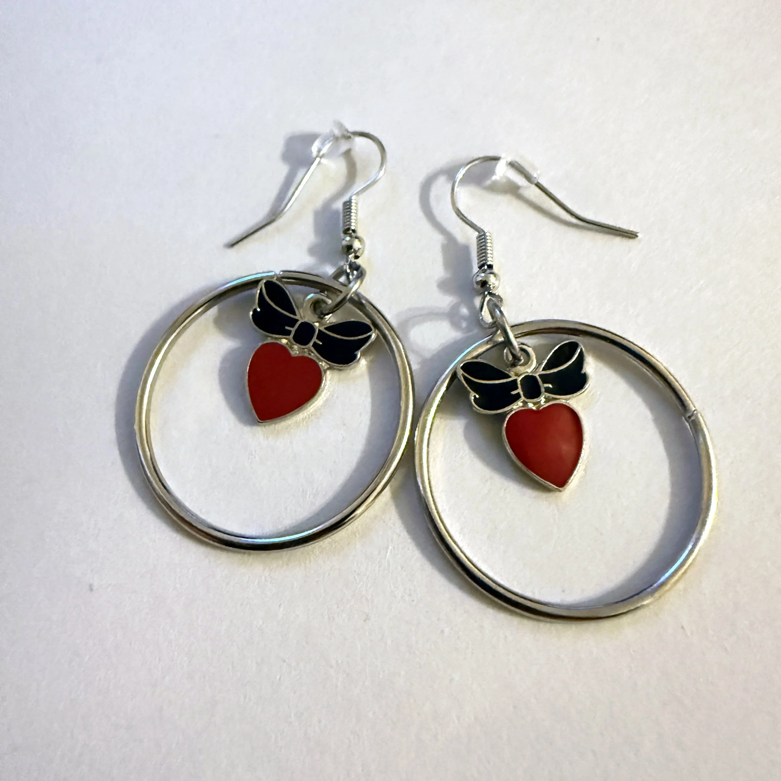 Small Hoops Earrings with Red Hearts