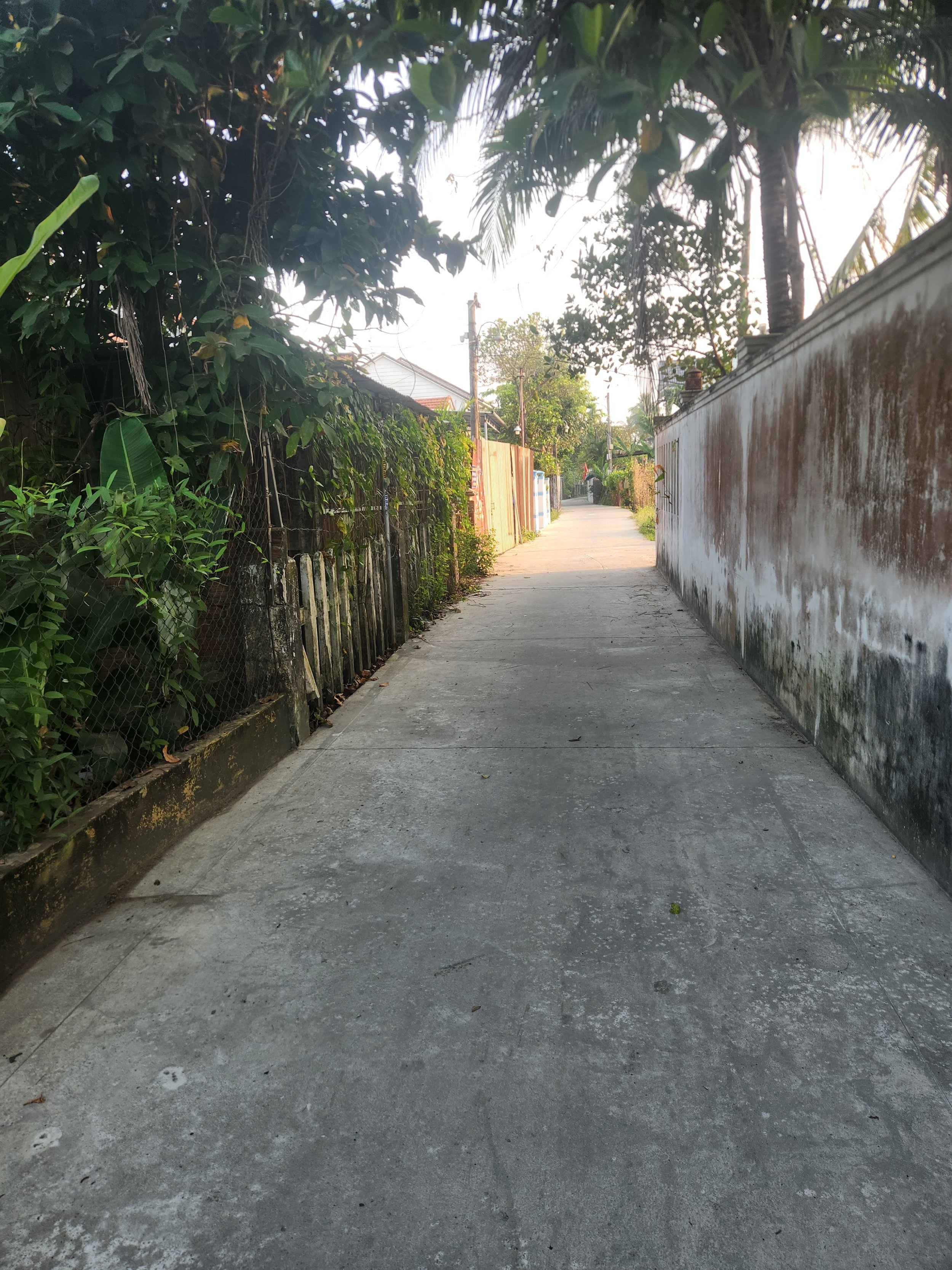 One of the streets leading to the gym.