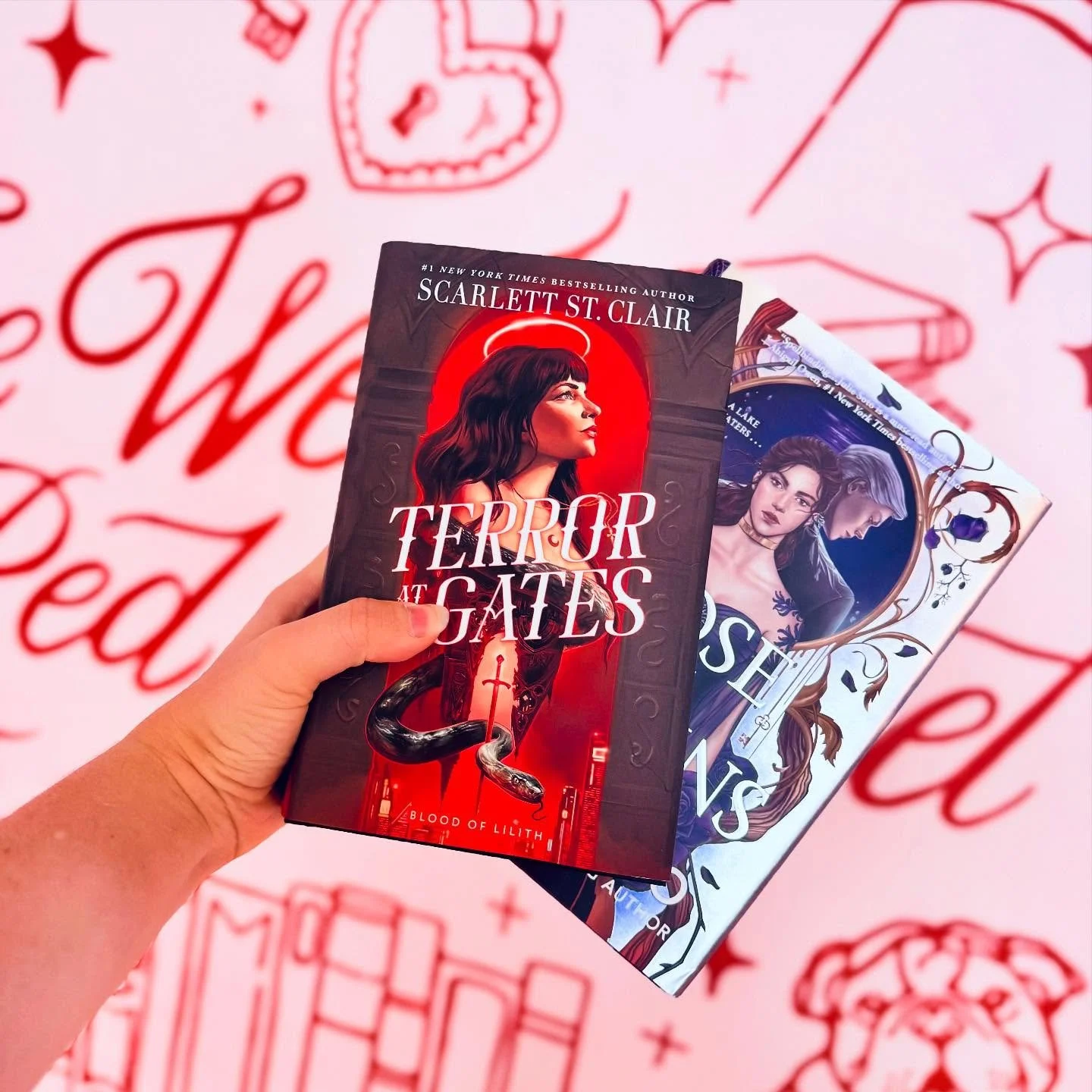 📸 took a mini trip to secure some goods

side note I have devoured Rose in Chains and I am changed forevermore 🥀⛓️&zwj;💥five stars ofc. 

#books #booksbooksbooks #bookstagram #romancebookstagram #romancebooks #fantasy #fantasybooks #romantasy #rom