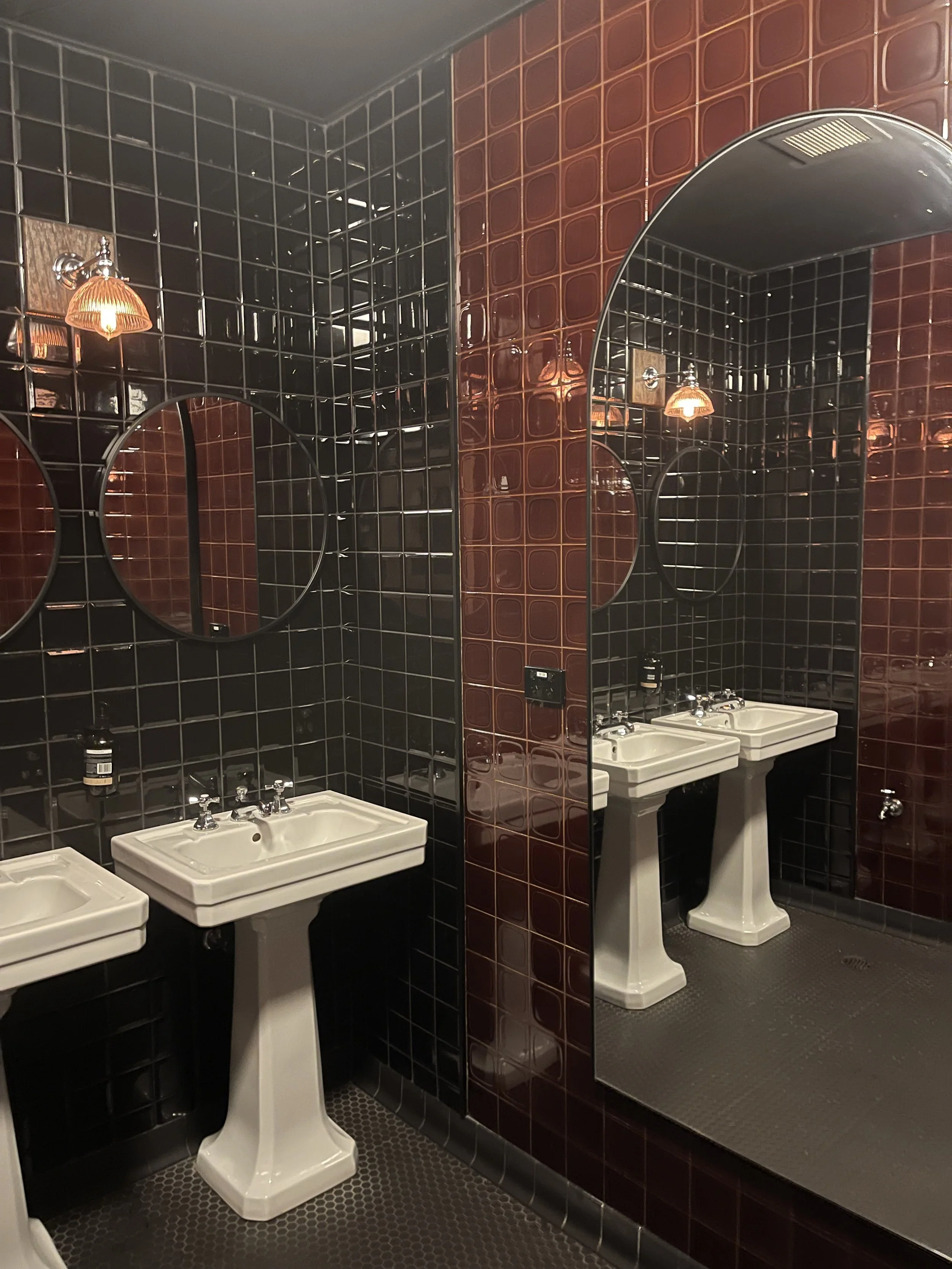 Chophouse super luxe bathroom