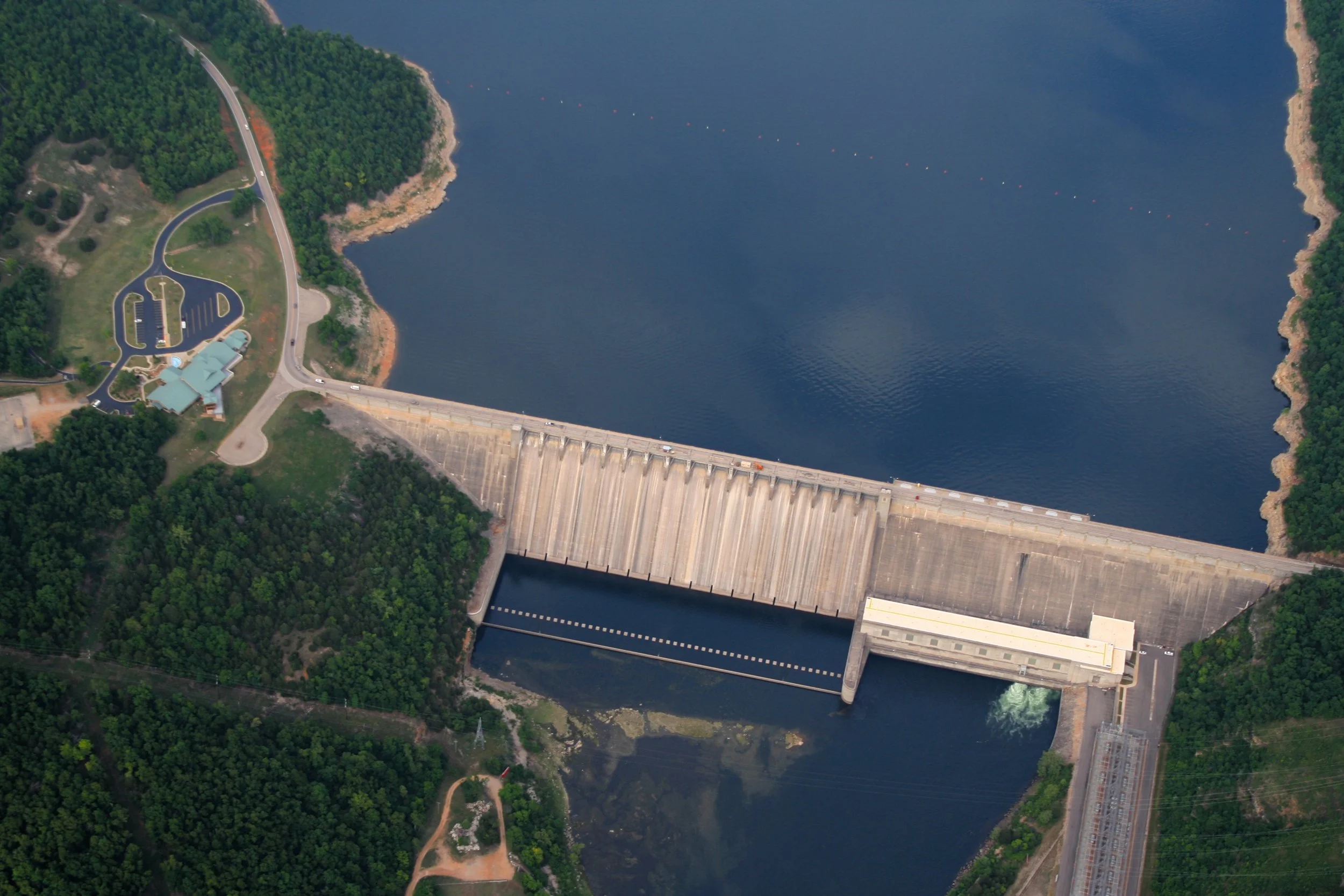 How Bull Shoals Dam Generation Affects Fishing on the White River