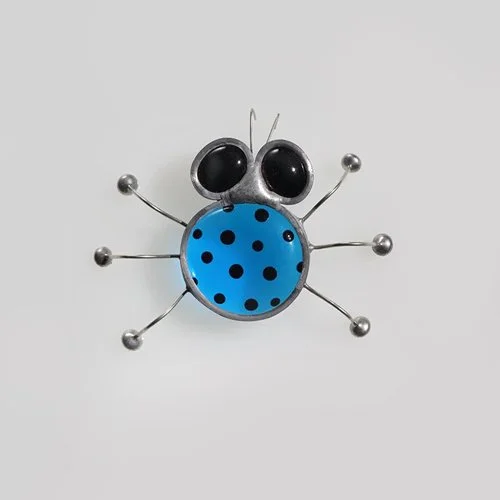6_legged_lady_bug_light_blue.jpg