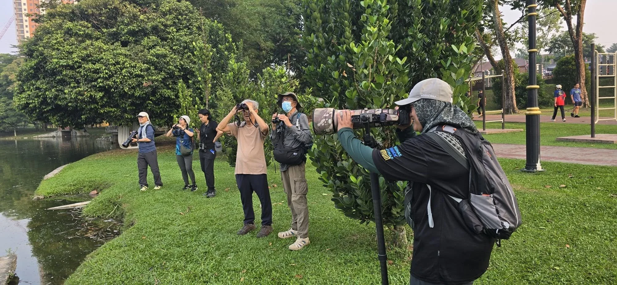  Counting and photographing [Photo credits: Tang Tuck Hong] 