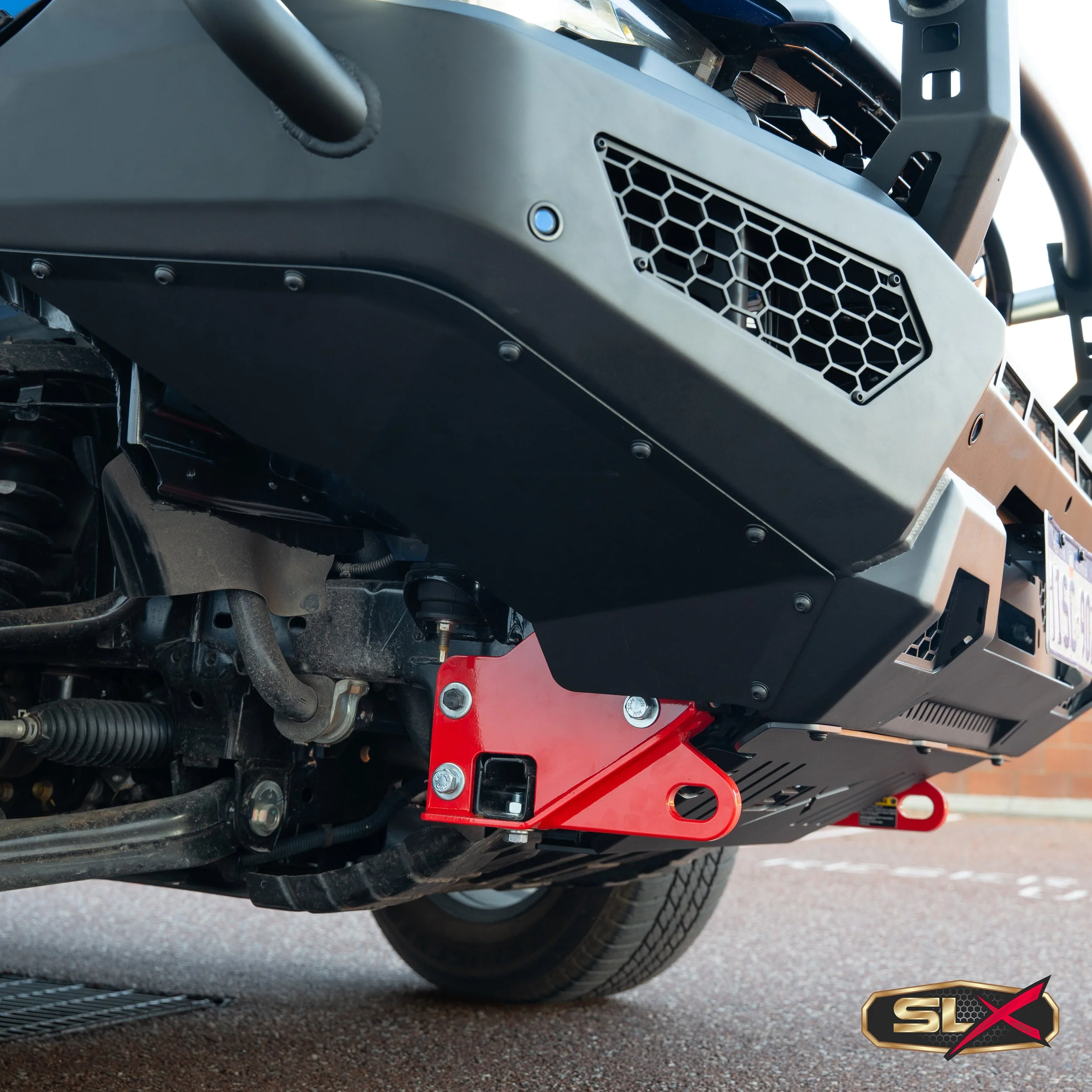 SLX RECON BULLBAR BT50 2025 ON SIDE.jpg