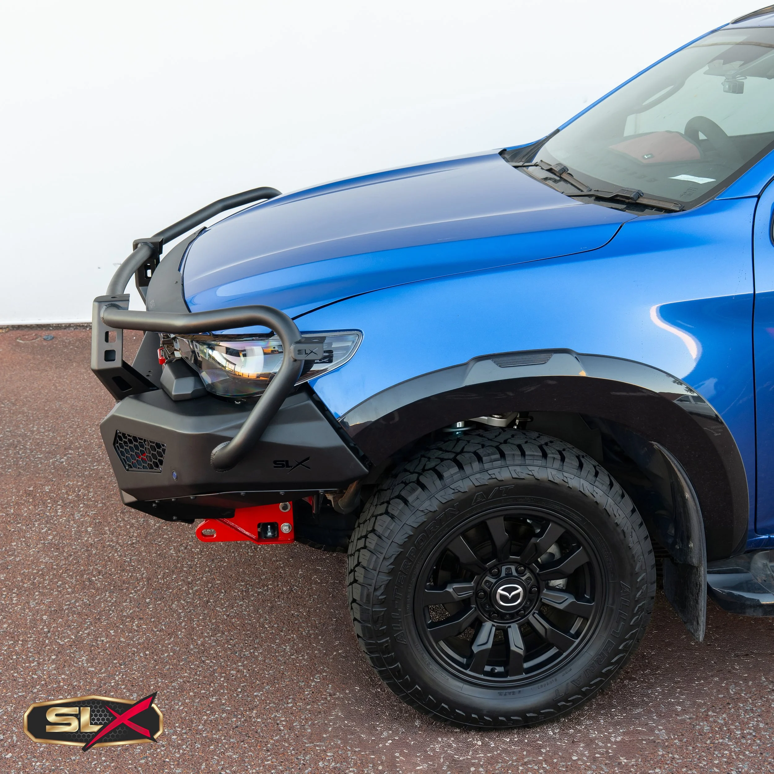 mazda-bt50-slx-bullbar-premium-look.jpg