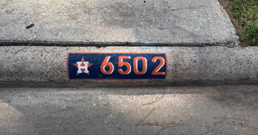Astros-Themed Curb Design