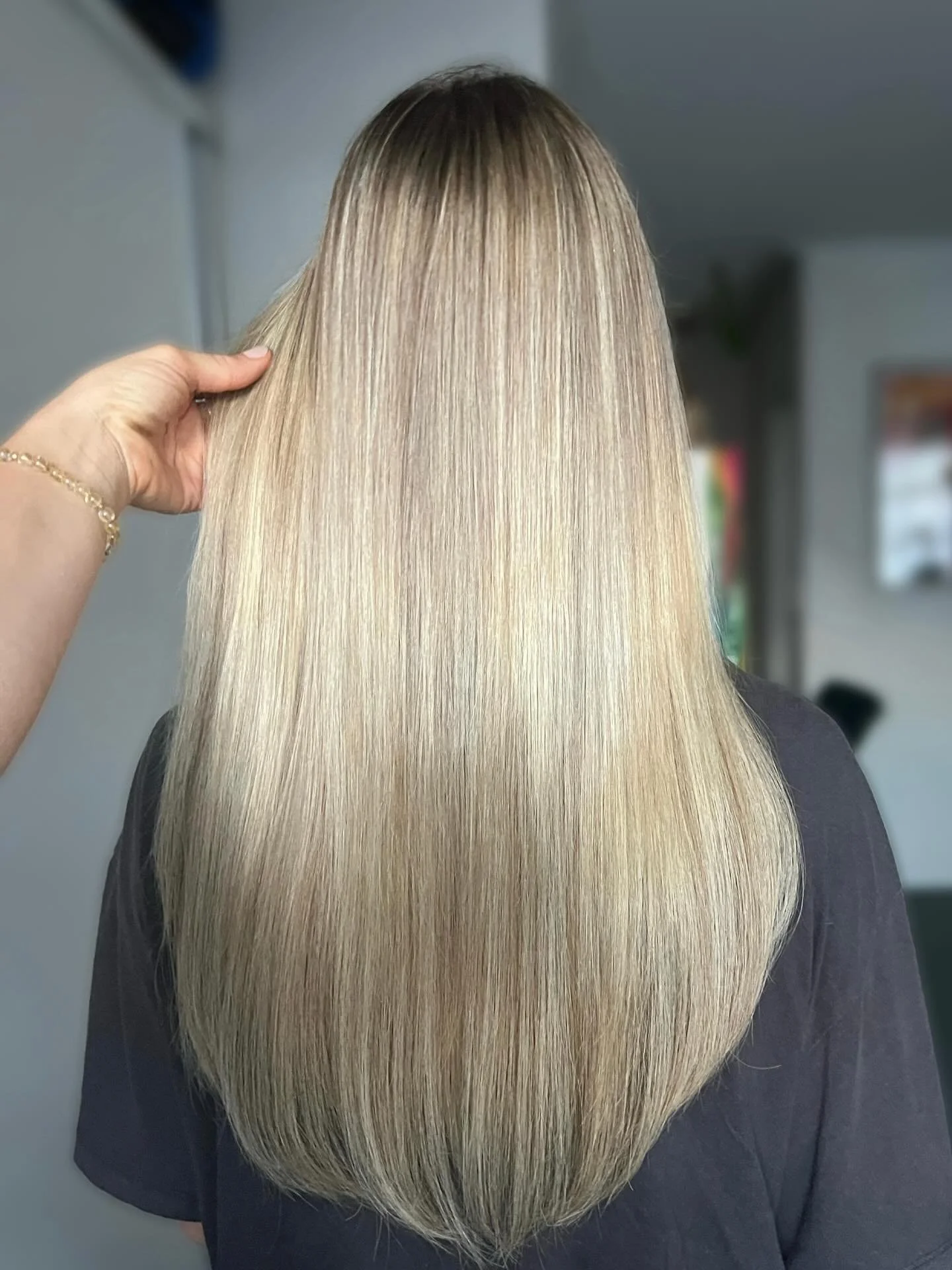 Obsessed with this colour combo on you! ❤️