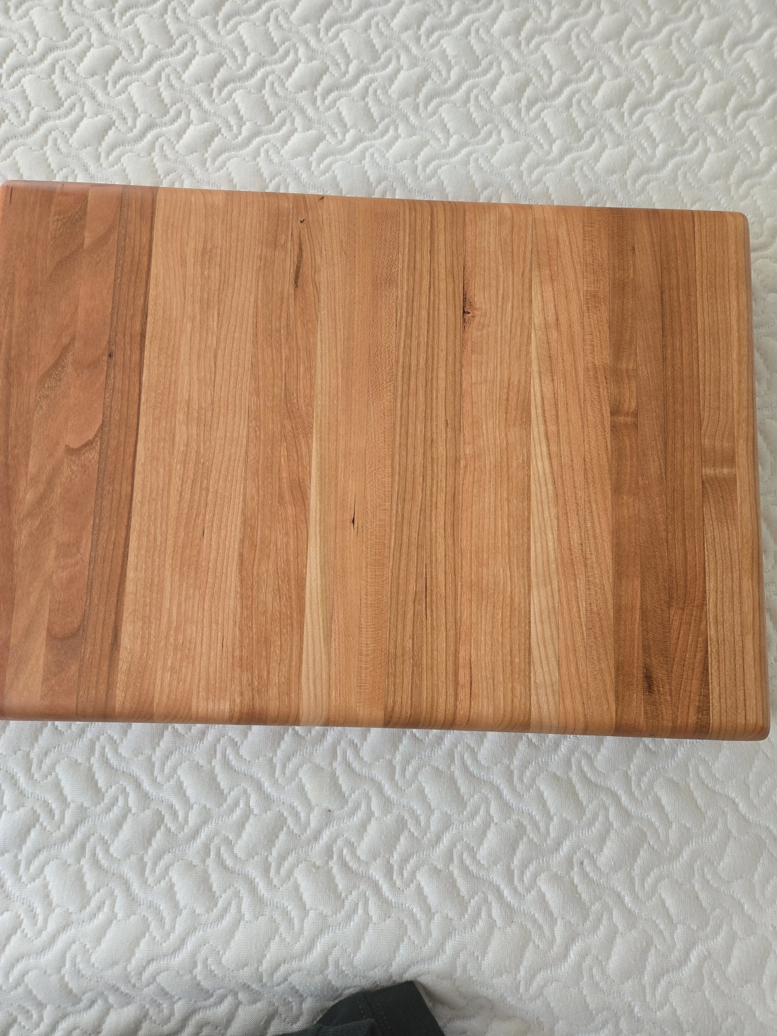 Cherry edge grain cutting board