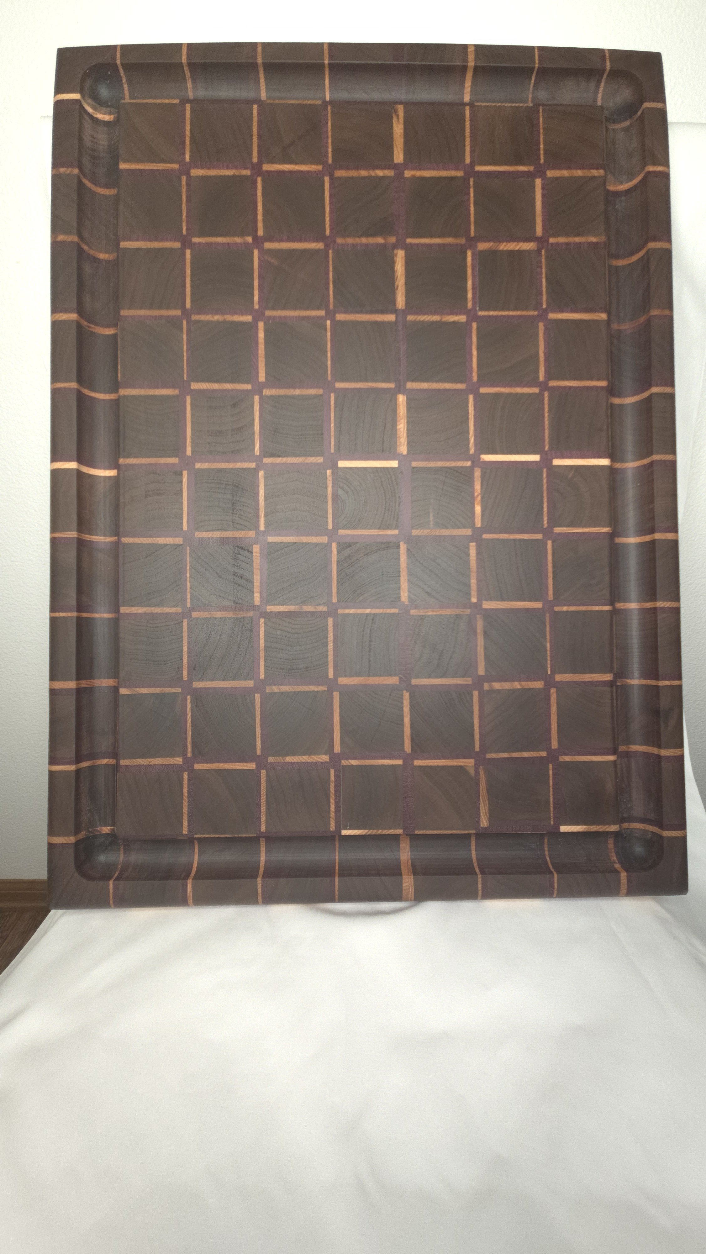 Block end grain cutting board