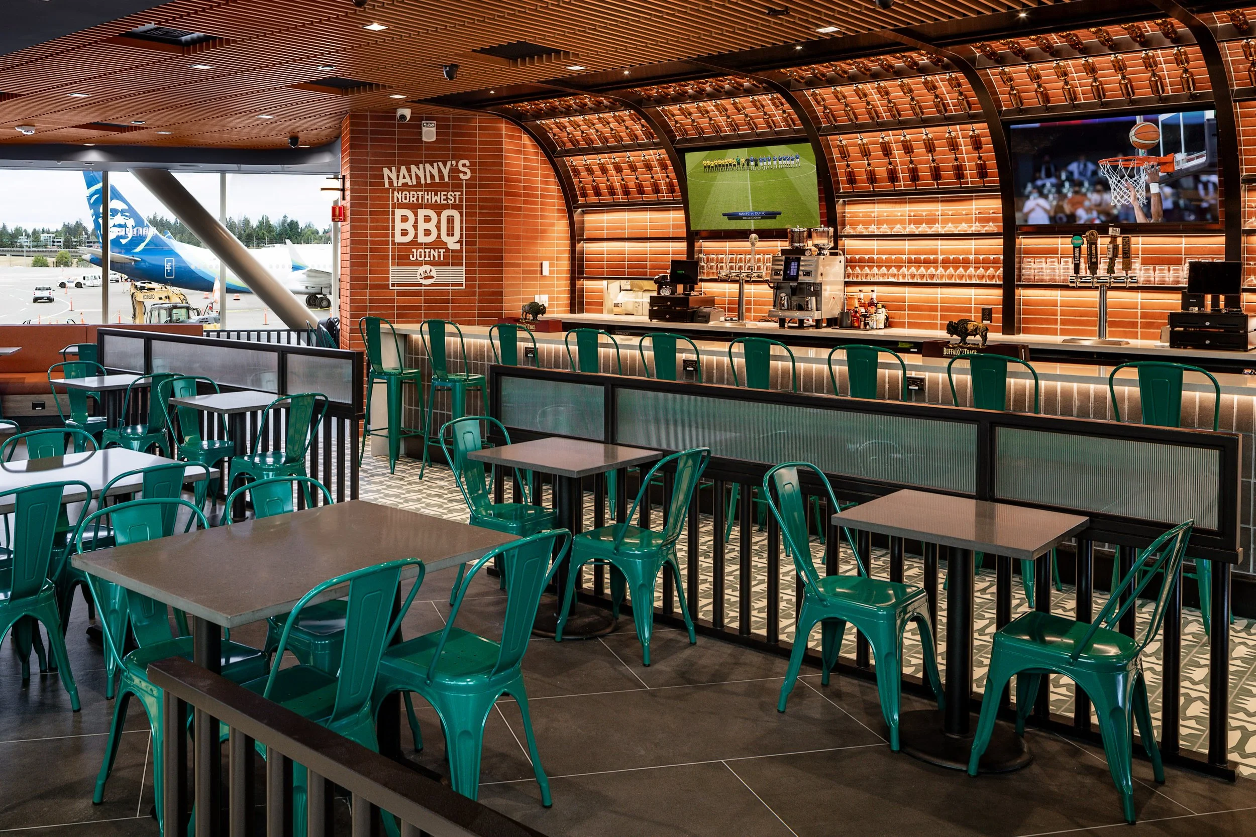 Nannys BBQ-sea-tac-airport-concourse-c_9475.jpg