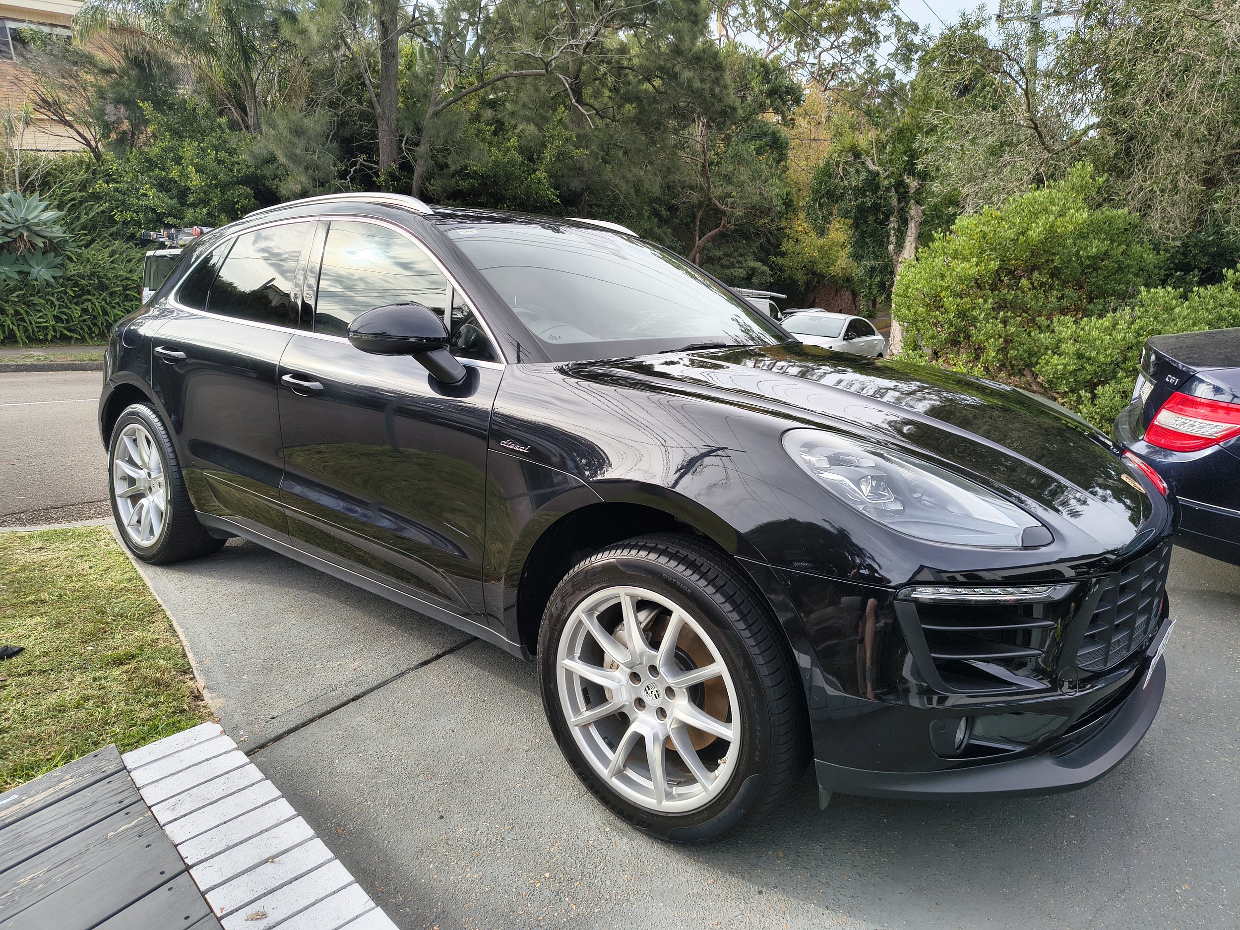 Black Porsche Washed 