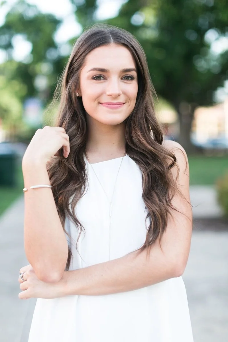 Senior portraits in The Woodlands Texas featuring natural lighting.