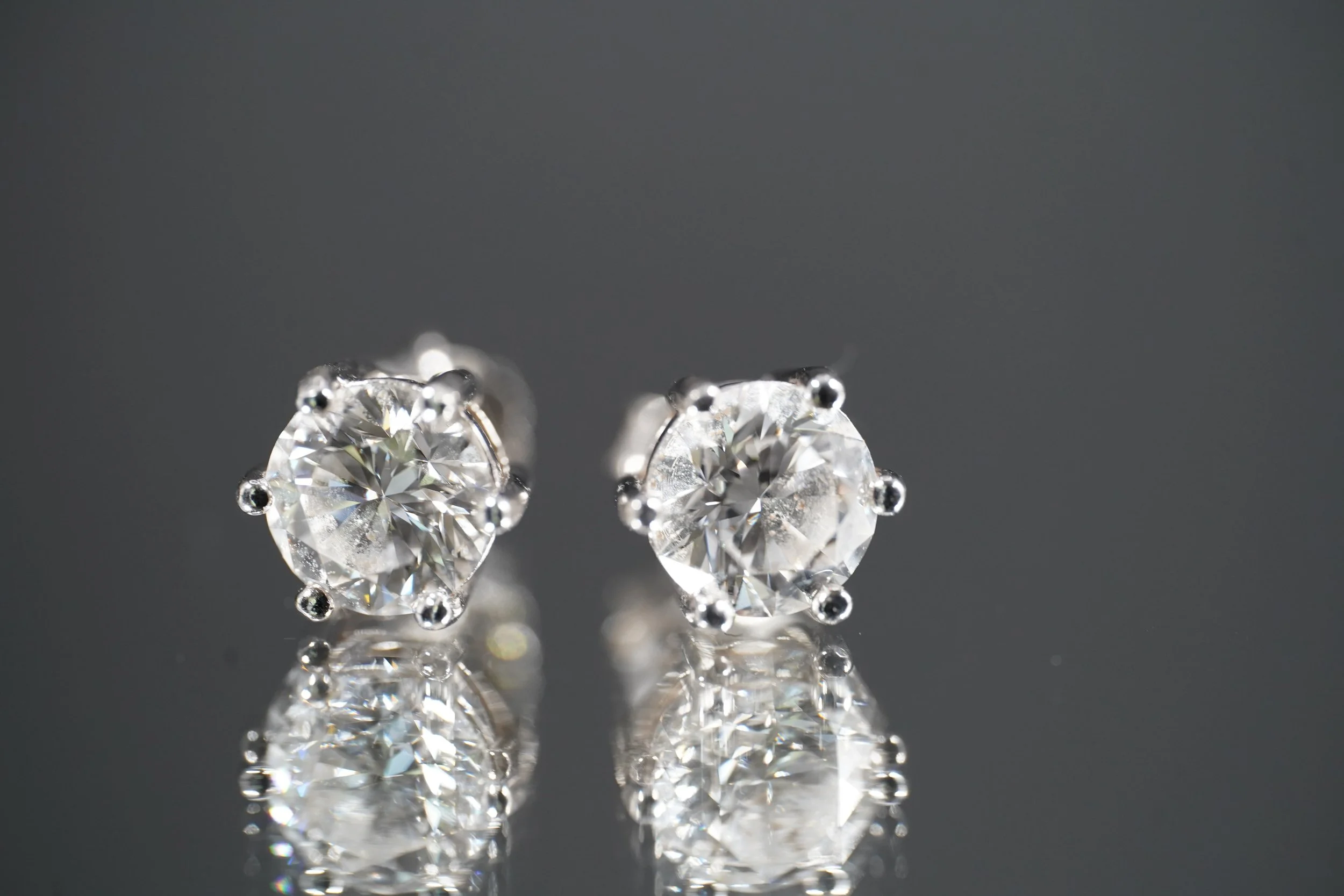 Round Diamond Studs