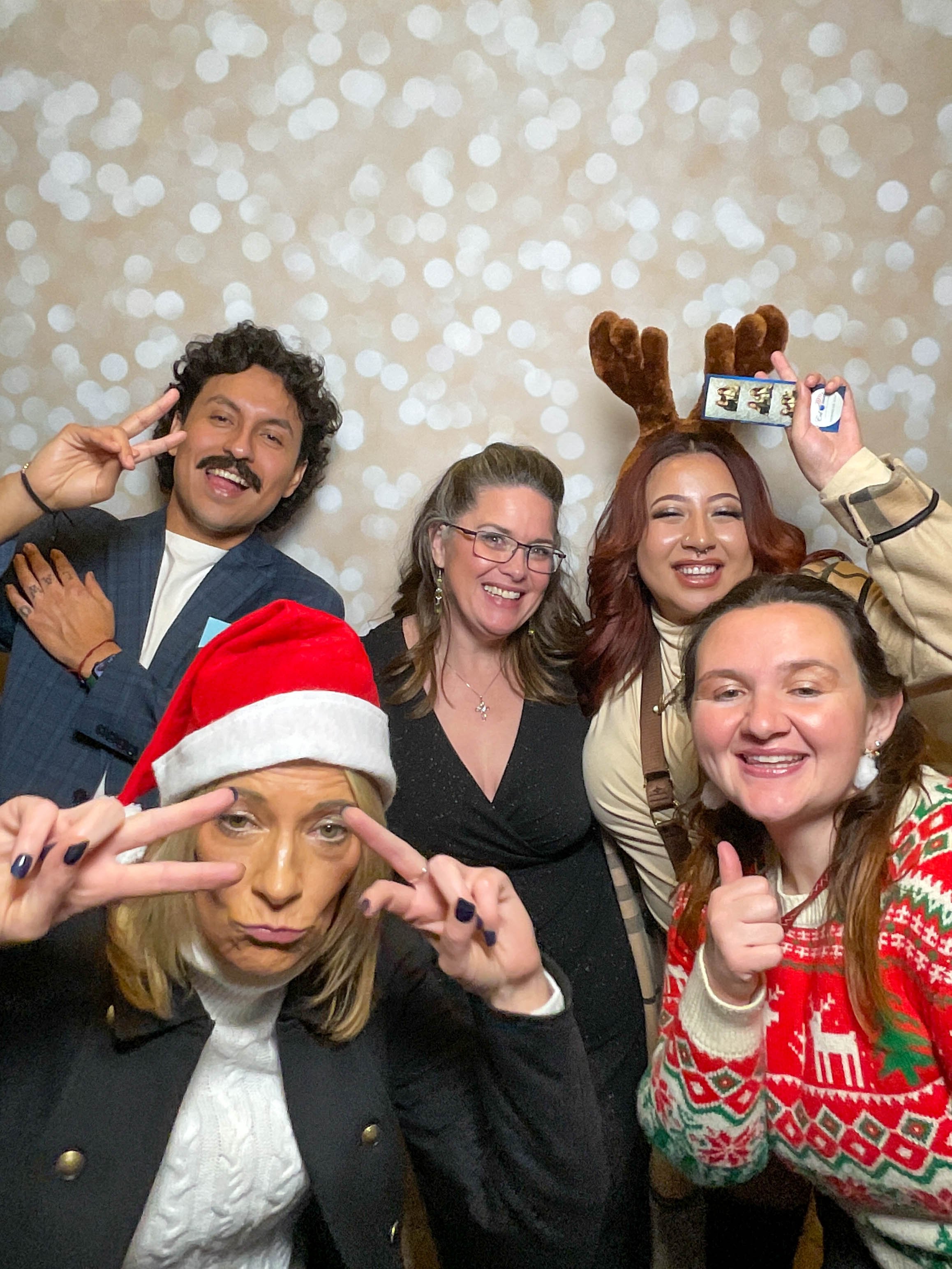 20251213_205953866christmas part photo edit 2_.jpg