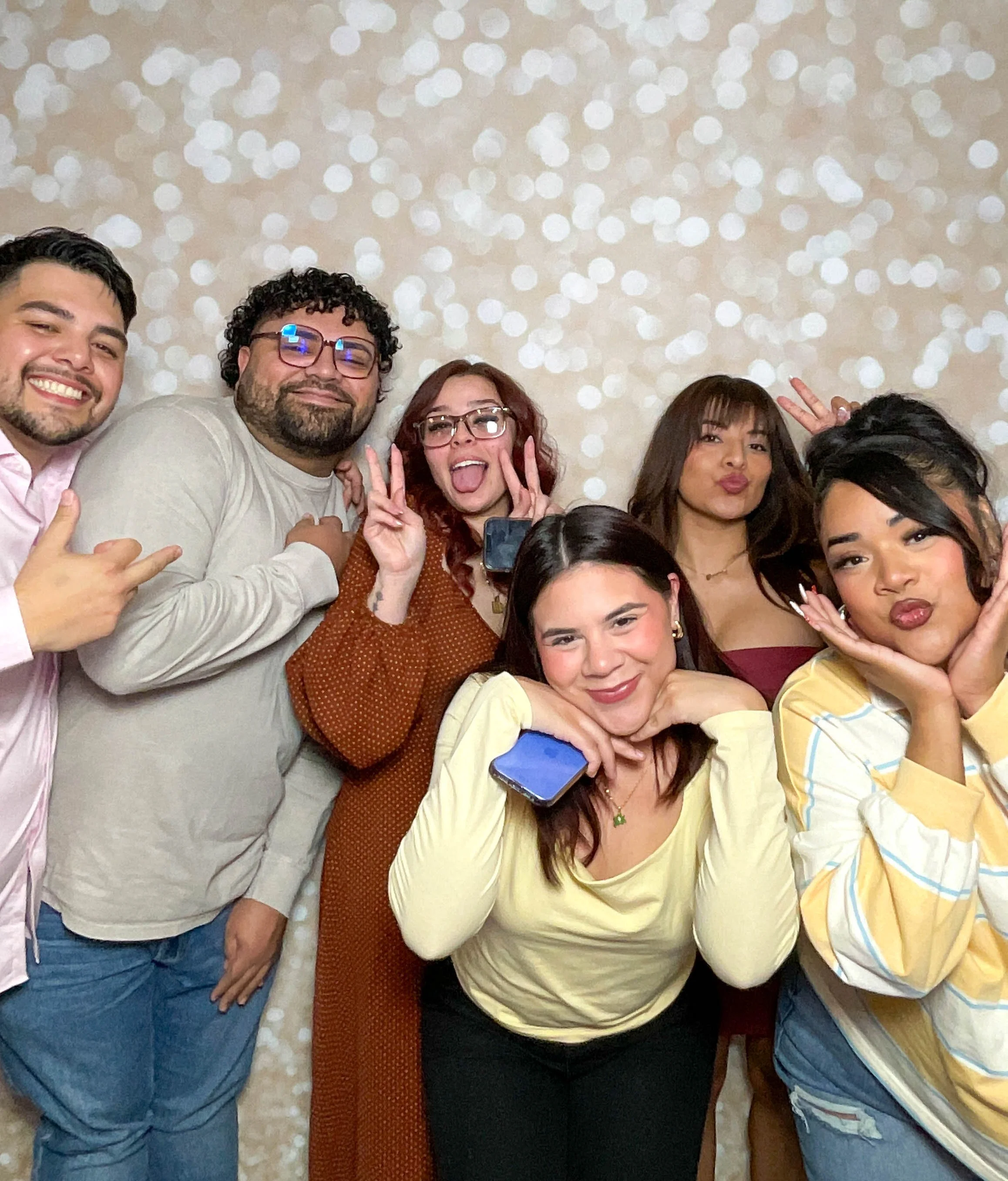 20260221_191344563christmas part photo edit 2_.jpg