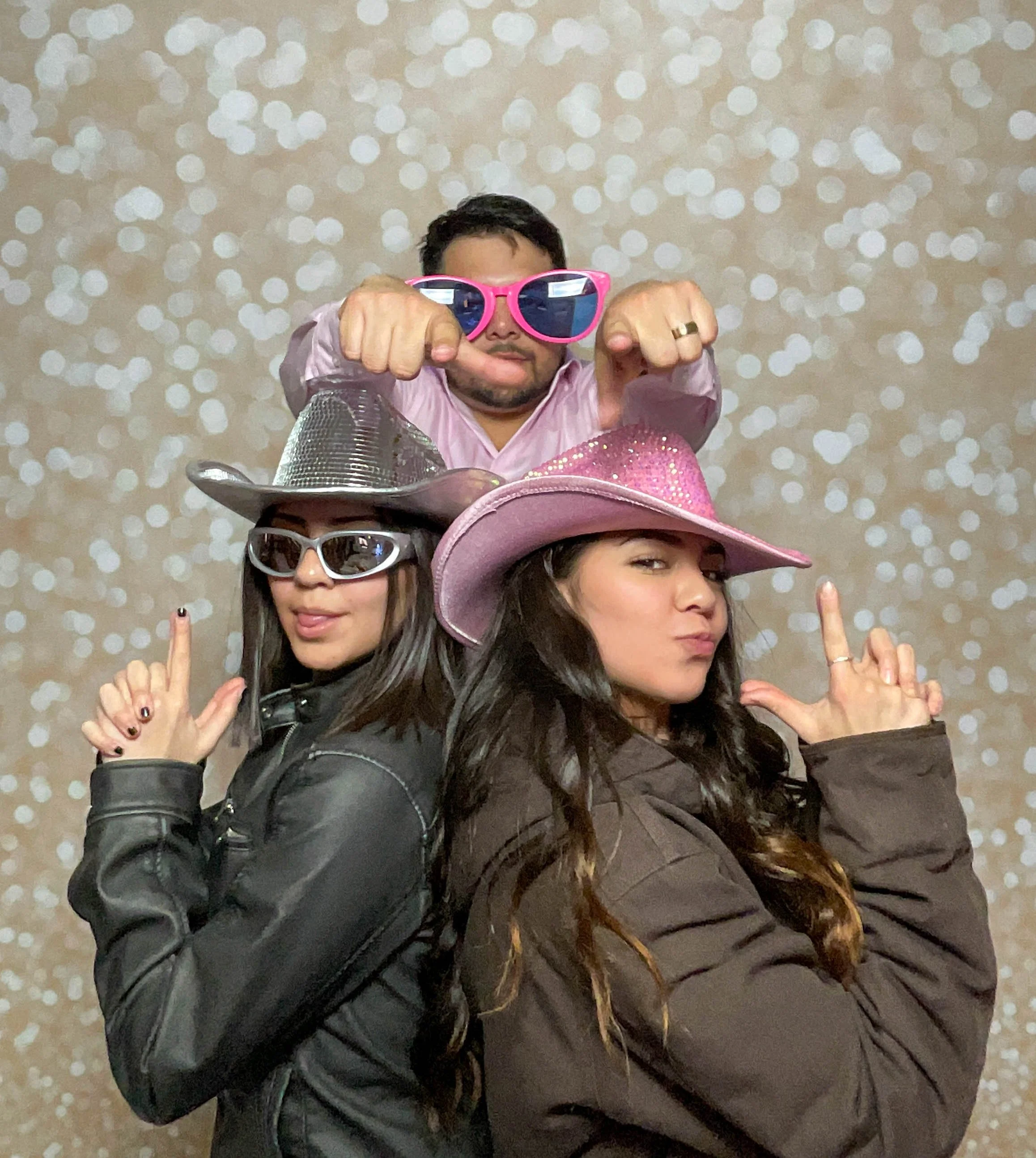 20260221_195700649christmas part photo edit 2_.jpg