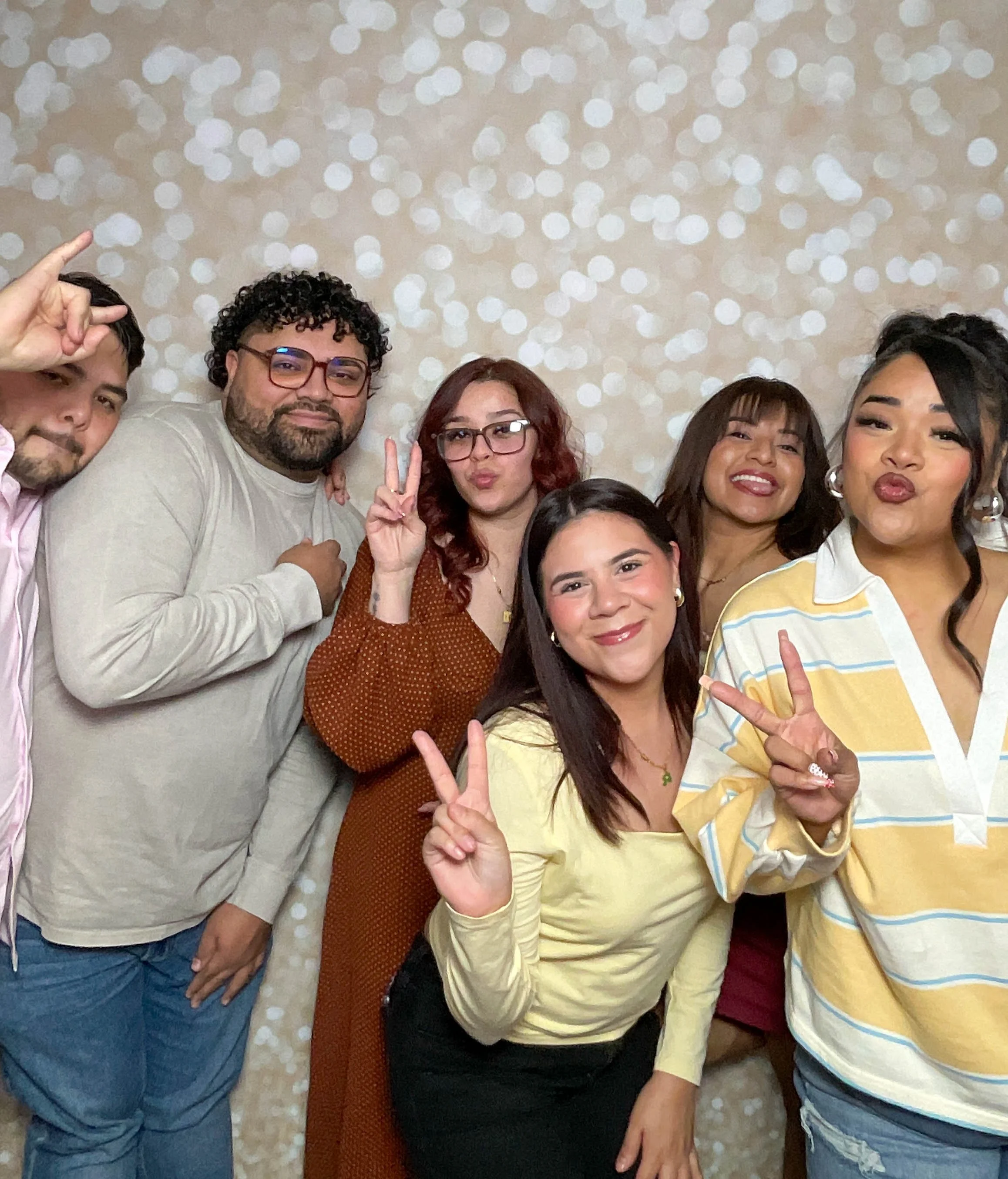 20260221_191351949christmas part photo edit 2_.jpg