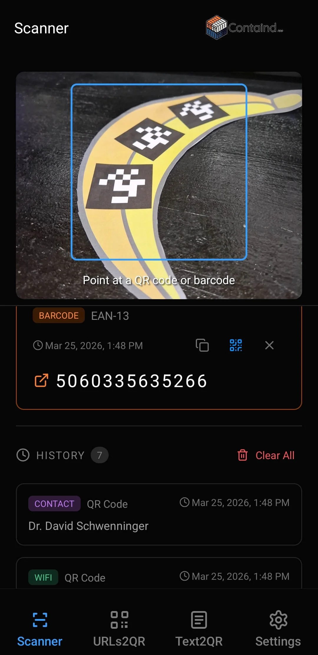 A screenshot of the mobile URLs2QR app of the Scanner part, pointed onto a 3d printed Banana Scale banana.