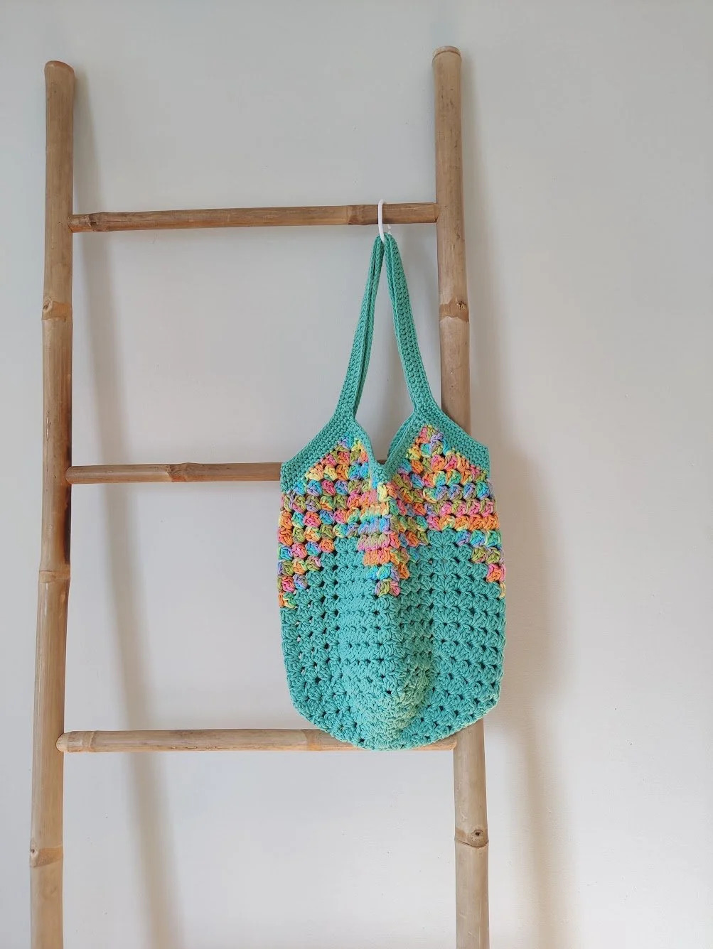 Turkoosi sateenkaari Granny-laukku