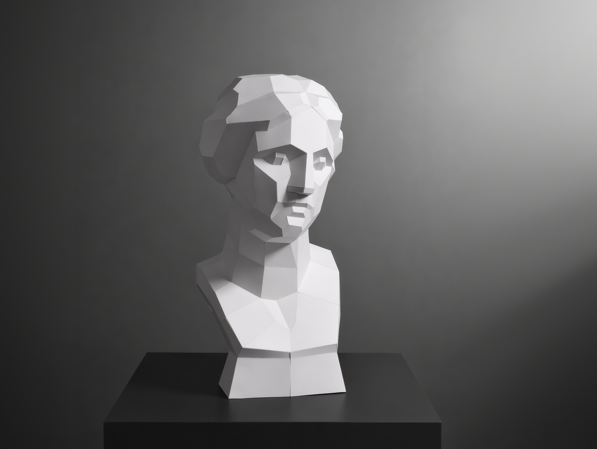 Elegant low-poly Venus de Milo bust by LUMISCA. Sophisticated white geometric paper art for modern interior decor, reflecting 36 years of artistic expertise.