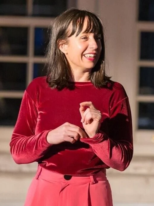 Anna Dean Headshot.jpg